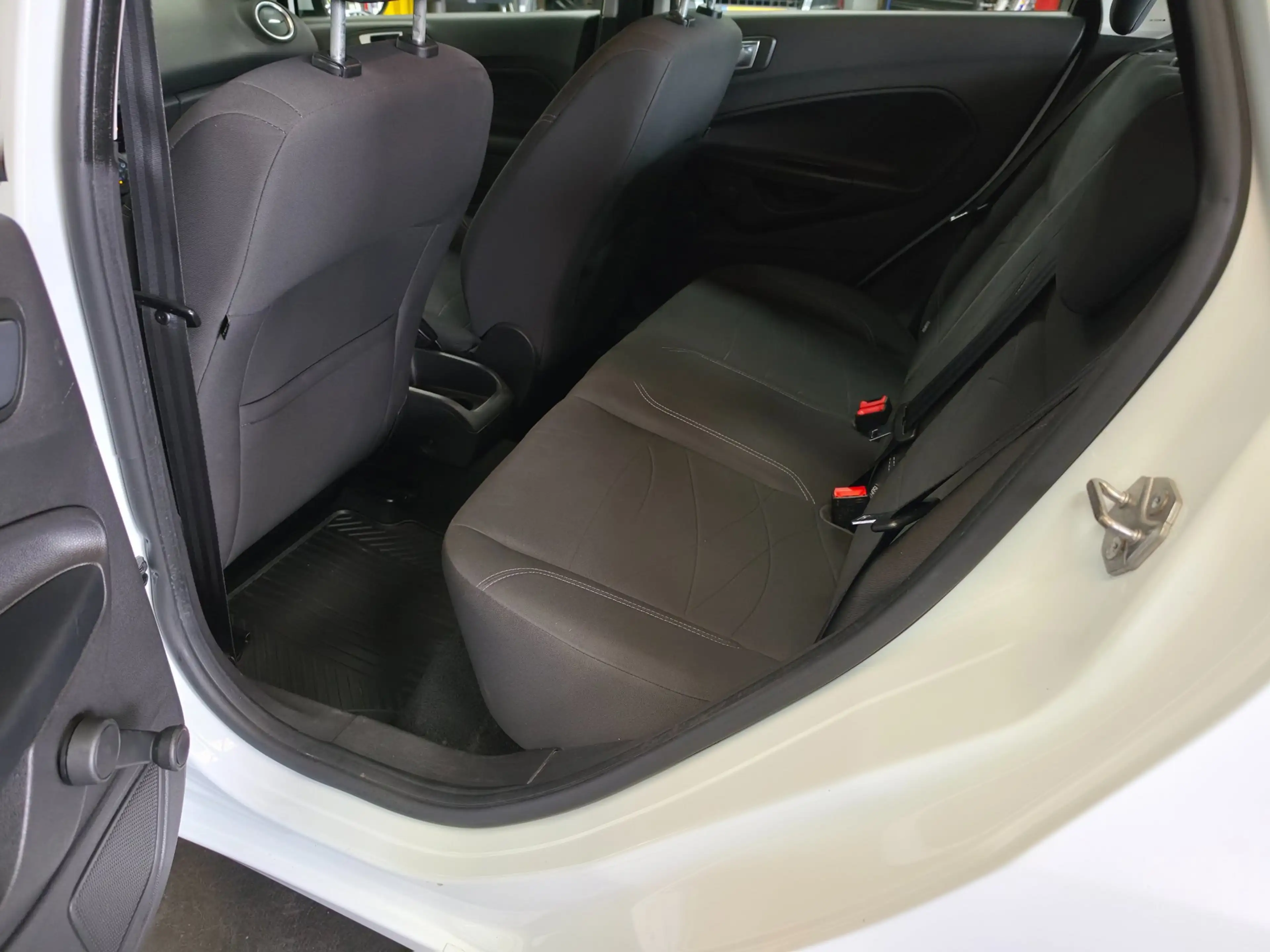 Ford Fiesta 1.0 Style — photo 8
