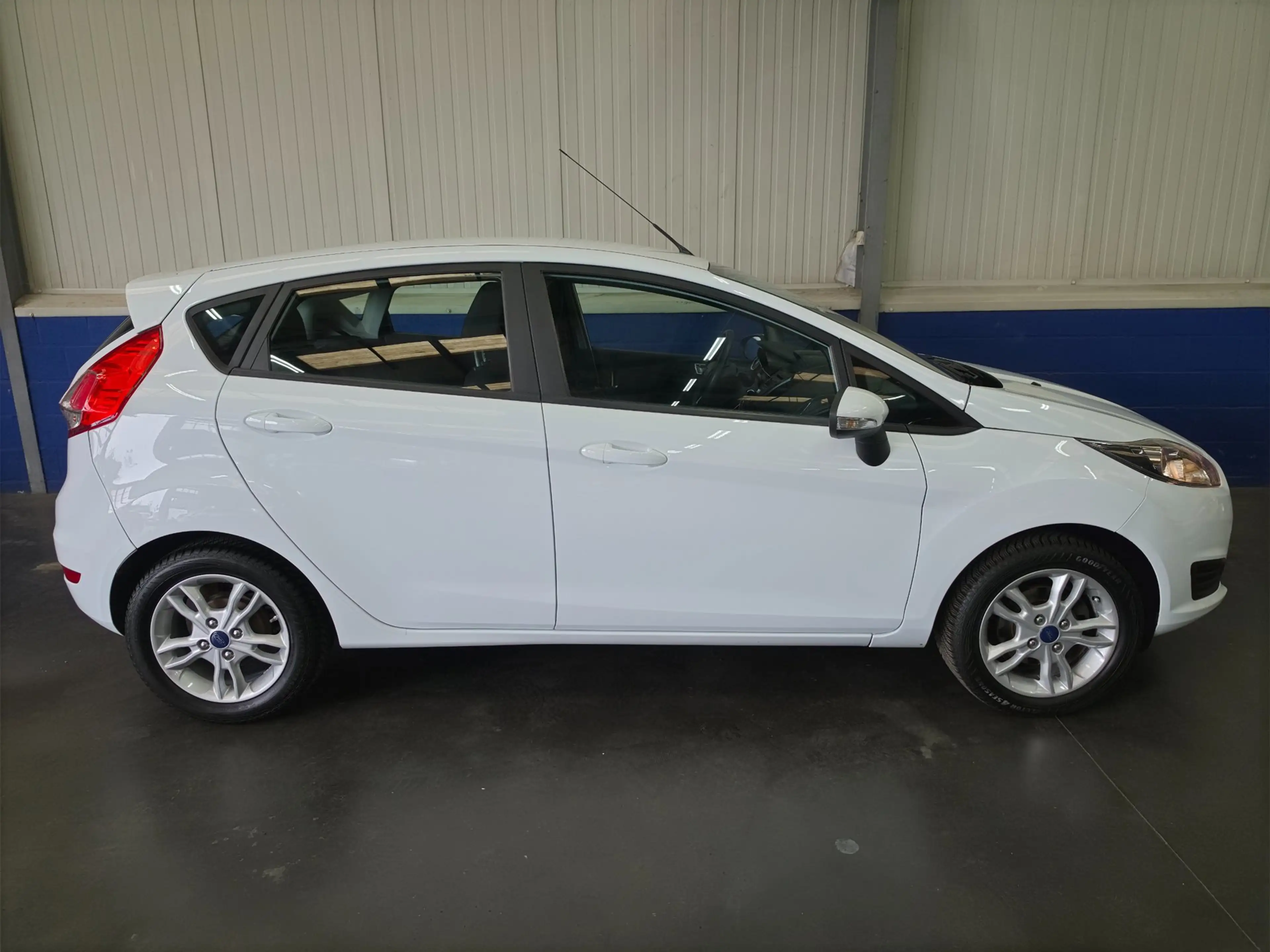 Ford Fiesta 1.0 Style — photo 4
