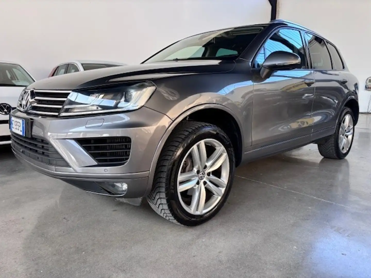 Volkswagen Touareg 3.0 TDI 262 CV,Terrain Tech Executive, PERMUTABILE Gris - 1