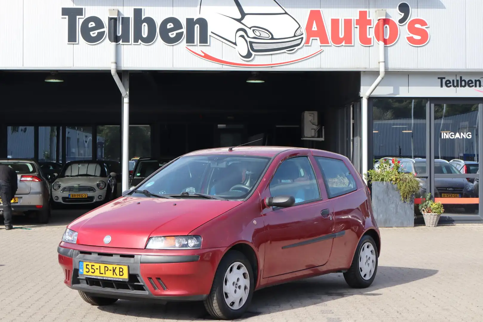 Fiat Punto 1.2 Active Elektrische ramen, Radio cd speler, APK Rood - 1