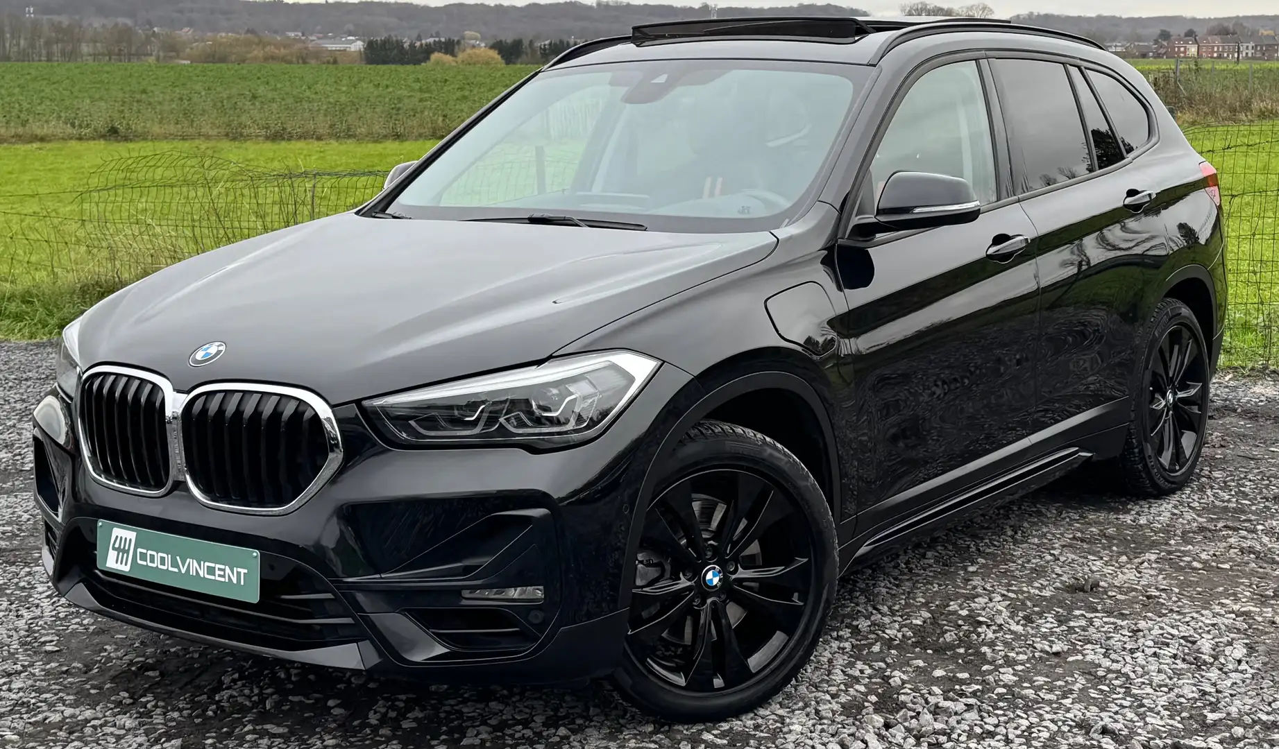 BMW X1 PHEV xDrive25e Pack Sport + PANO // 21900€ HTVA Noir - 1