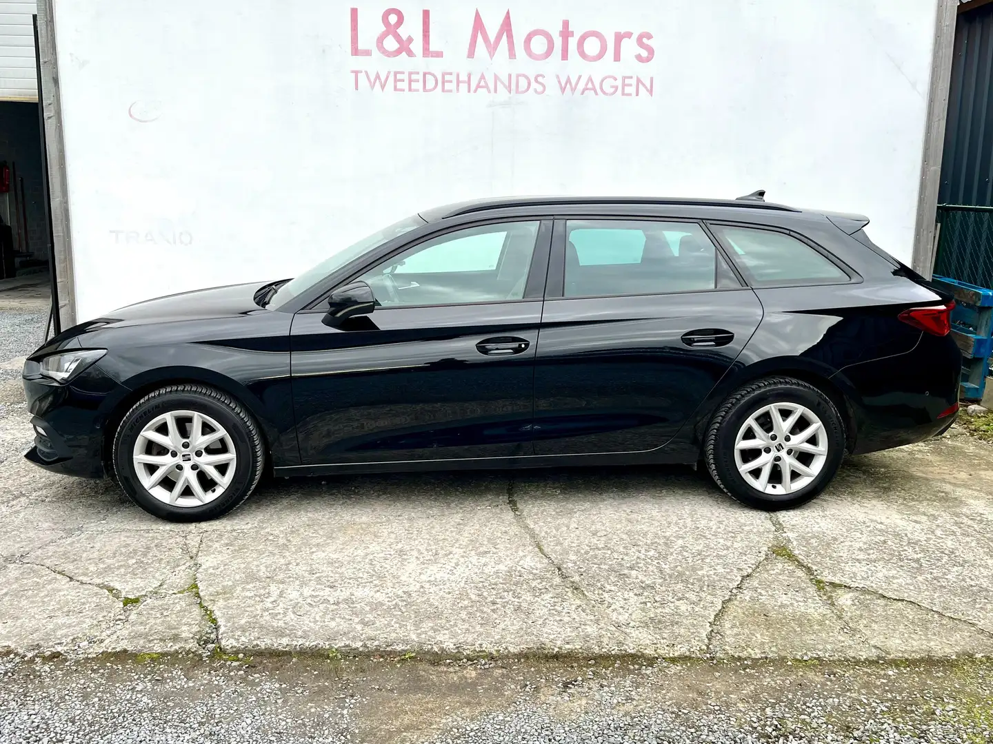 SEAT Leon ST 1.5TSI 130CH  *Carplay*Cockpit*LEZ 2035 OK Zwart - 2