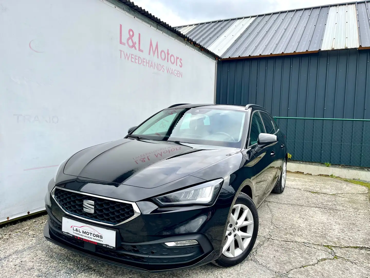 SEAT Leon ST 1.5TSI 130CH  *Carplay*Cockpit*LEZ 2035 OK Zwart - 1