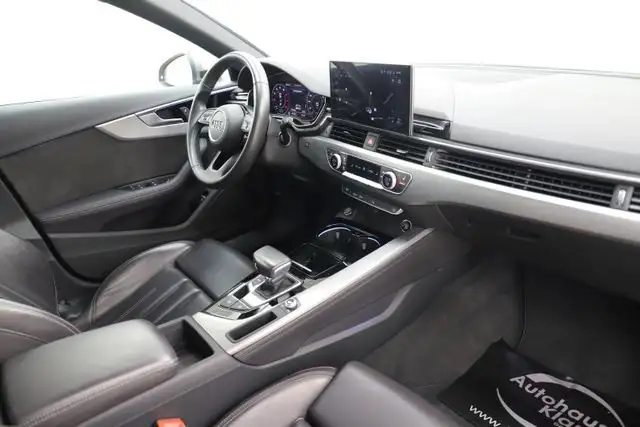 Audi A4 view 15
