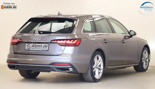 Audi A4 view 8