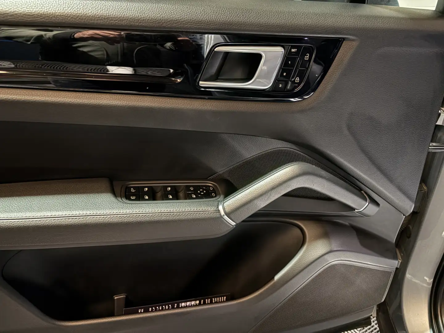 Porsche Cayenne Coupé 3.0 V6 462 CV ch BVA - 1