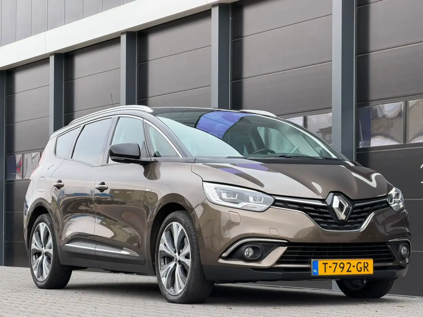 Renault Grand Scenic 1.6 dCI Bose Hade-Up 7-PERS Brun - 2