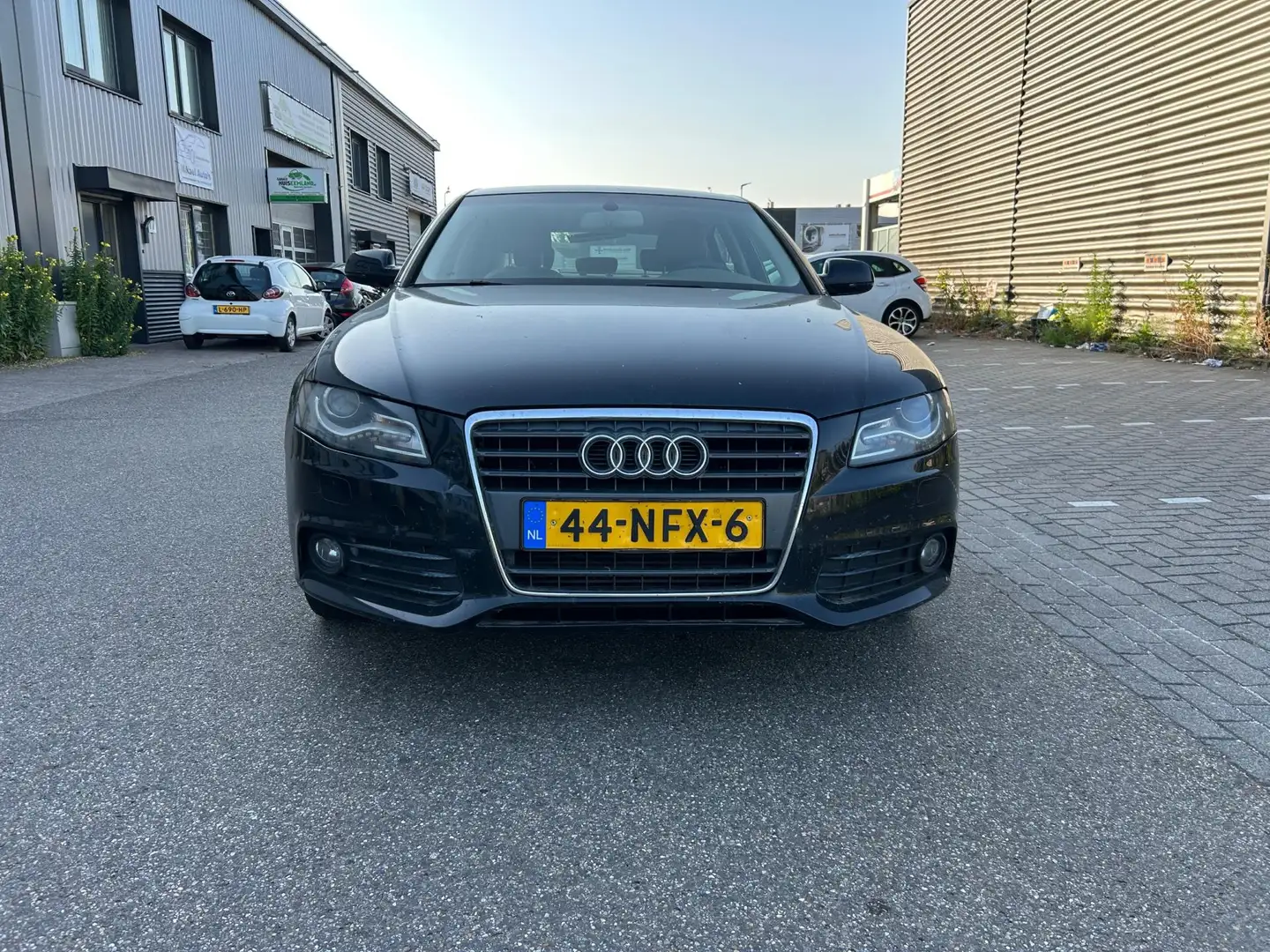 Audi A4 Limousine 2.0 TFSI Pro Line Start Niet? Zwart - 2