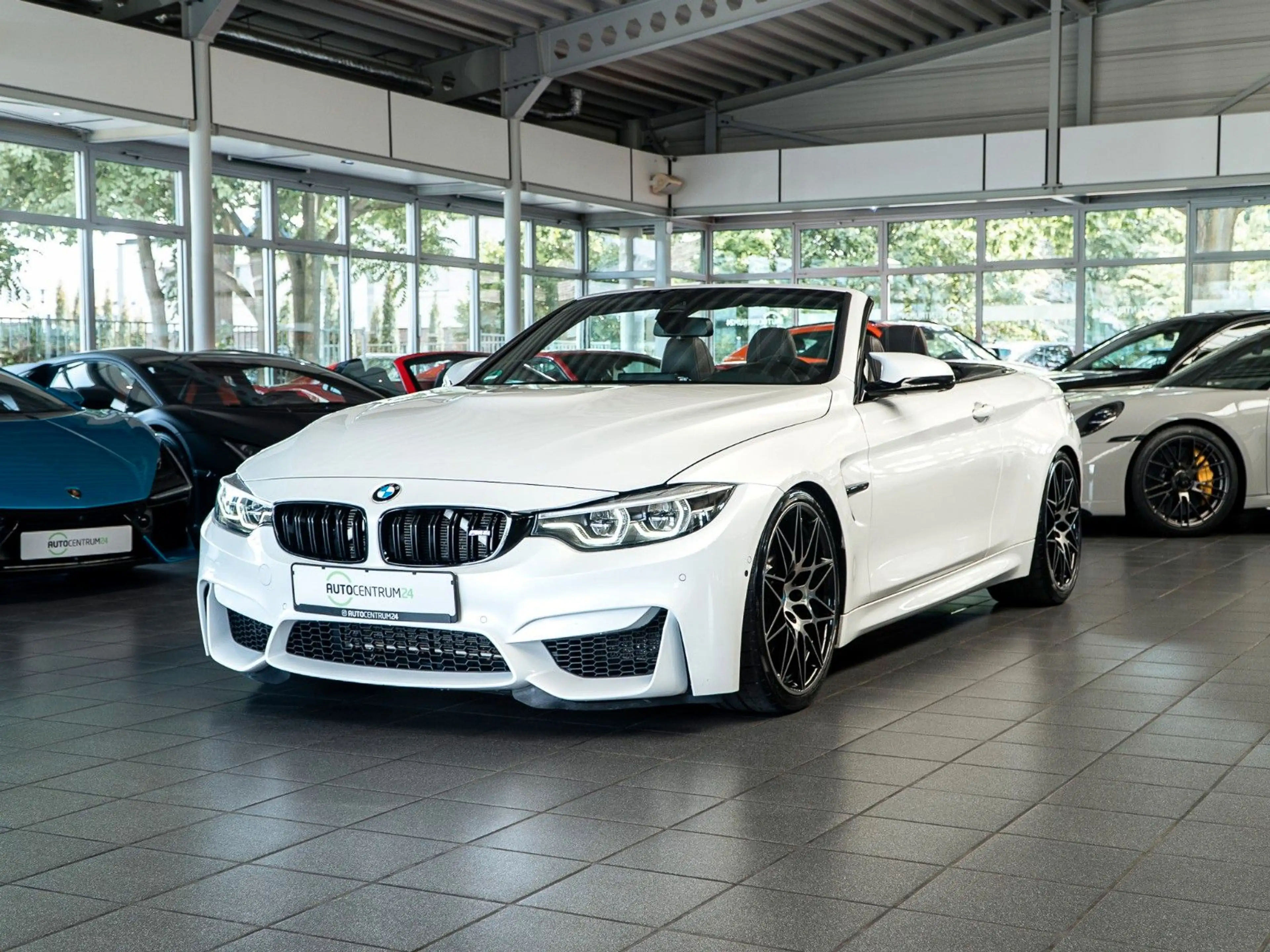 BMW M4 Cabrio LCI 2 Competition Voll Deutsch — photo 3