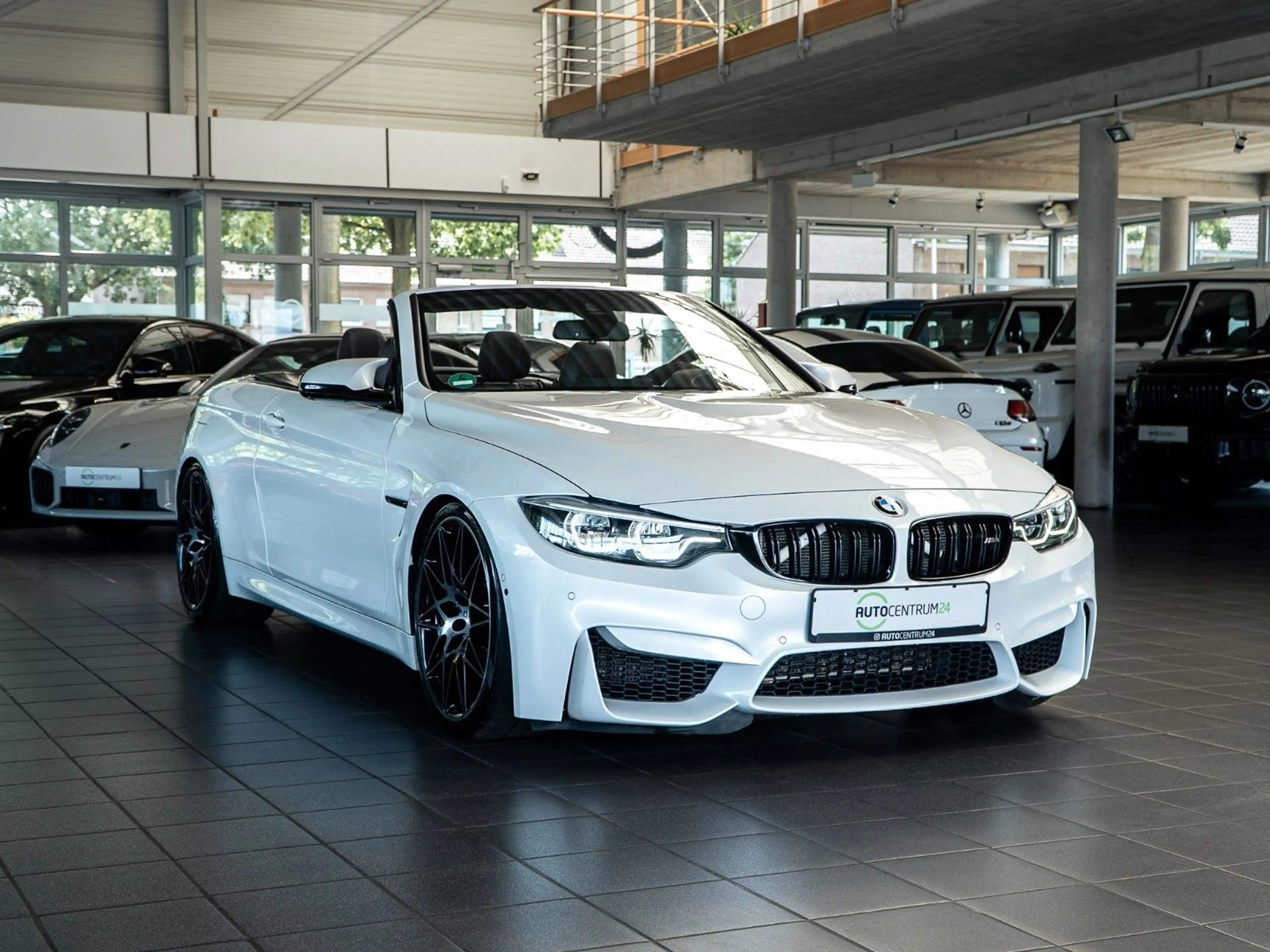 BMW M4 Cabrio LCI 2 Competition Voll Deutsch — photo 5