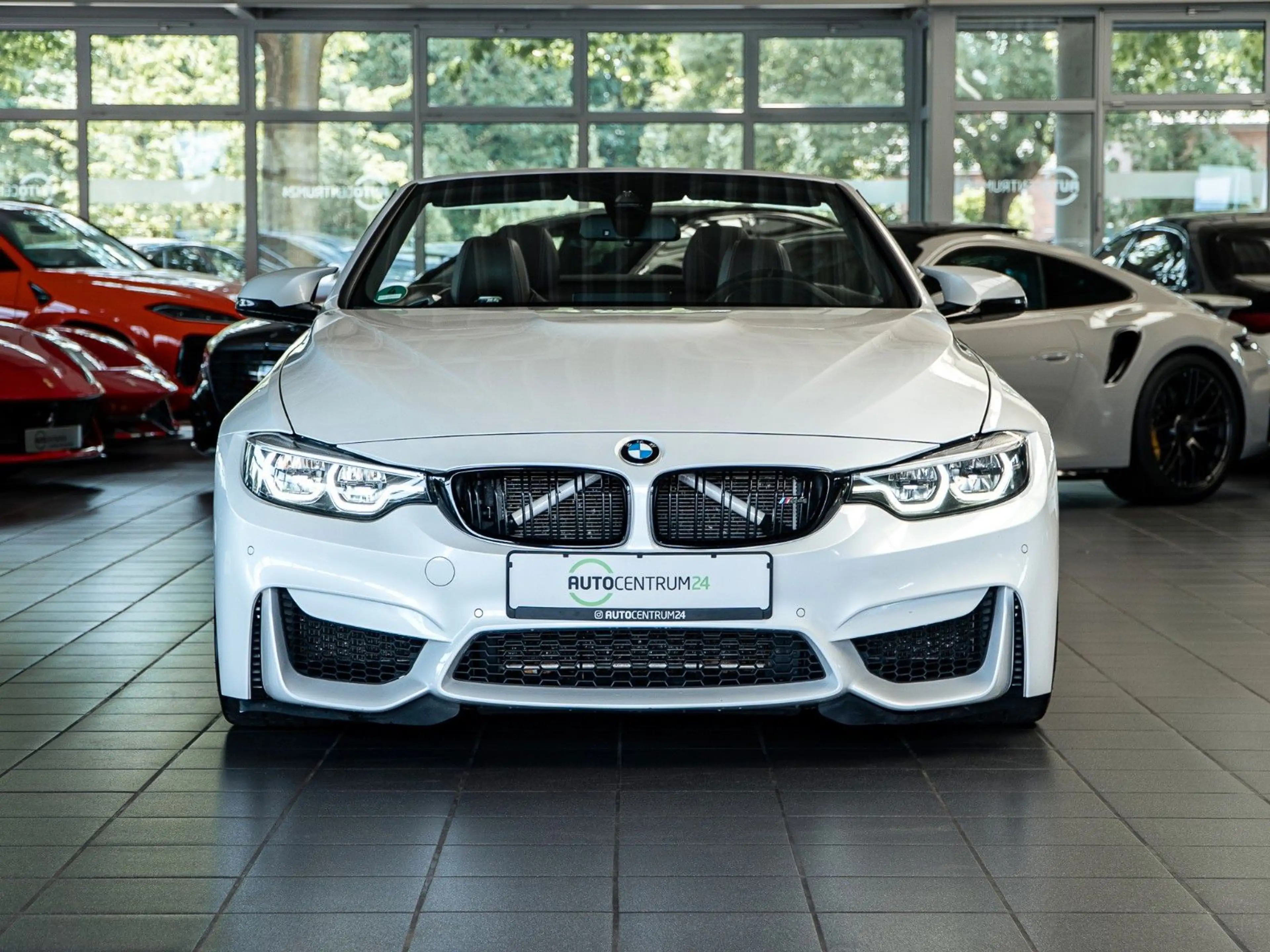 BMW M4 Cabrio LCI 2 Competition Voll Deutsch — photo 4