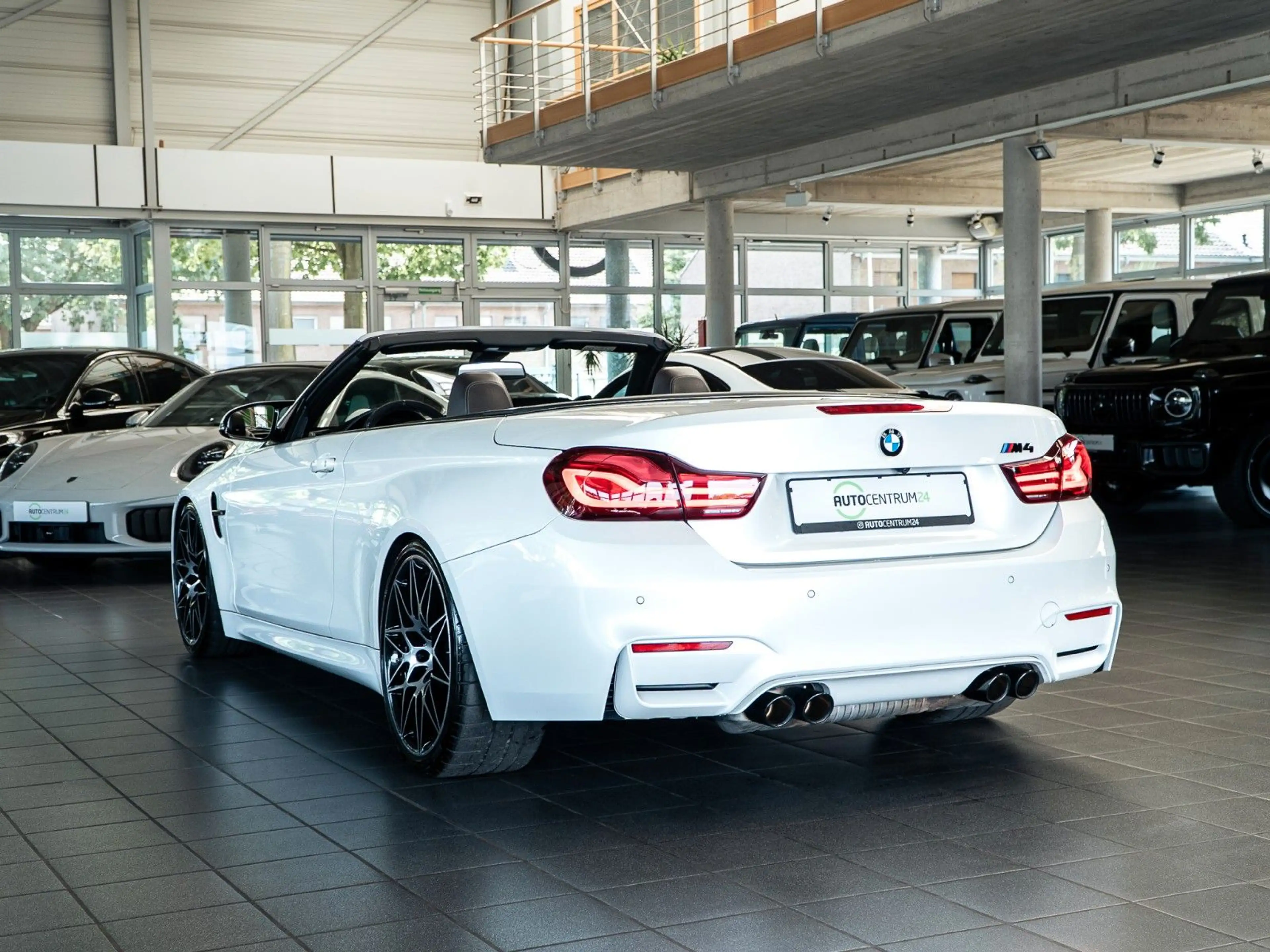 BMW M4 Cabrio LCI 2 Competition Voll Deutsch — photo 10