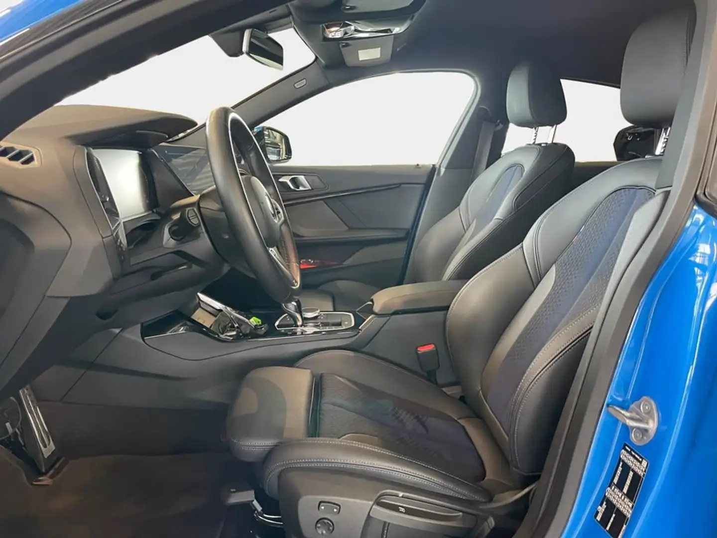 BMW 218 M Sport Blau - 2