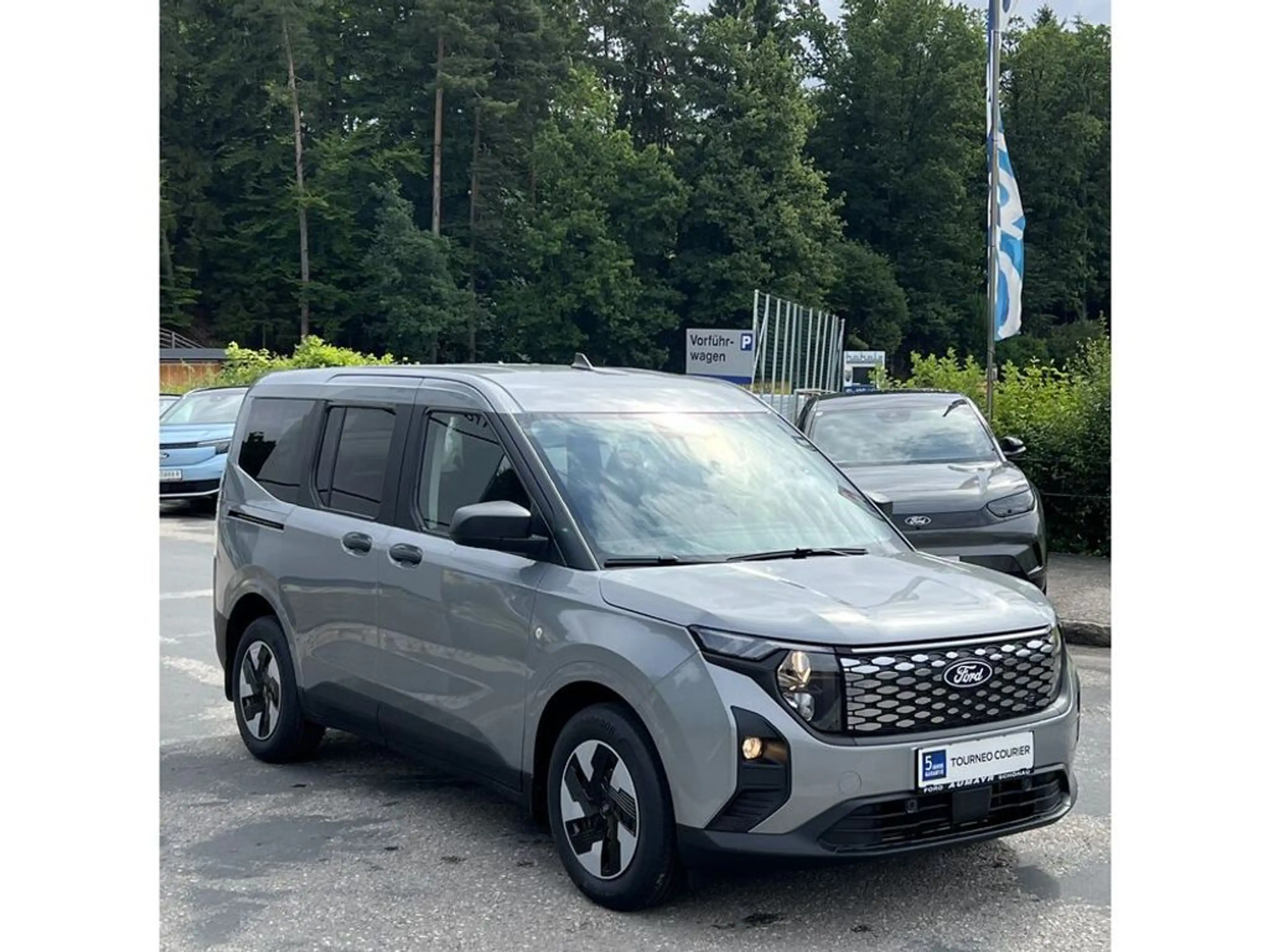 Ford Tourneo Courier E-Trend *ab November verfügbar* — photo 6