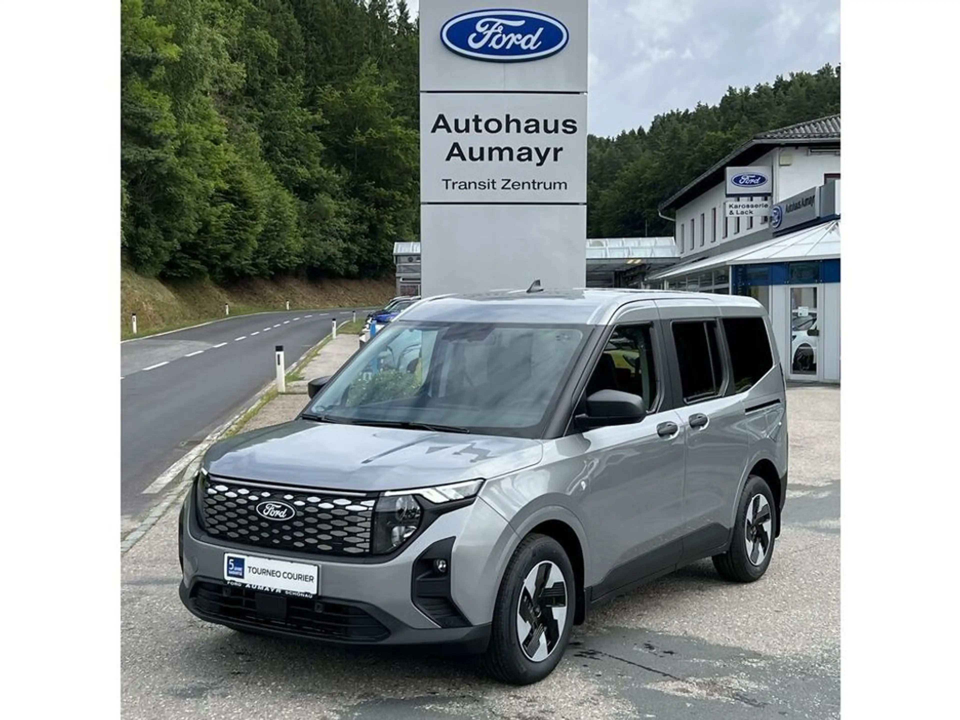 Ford Tourneo Courier E-Trend *ab November verfügbar*