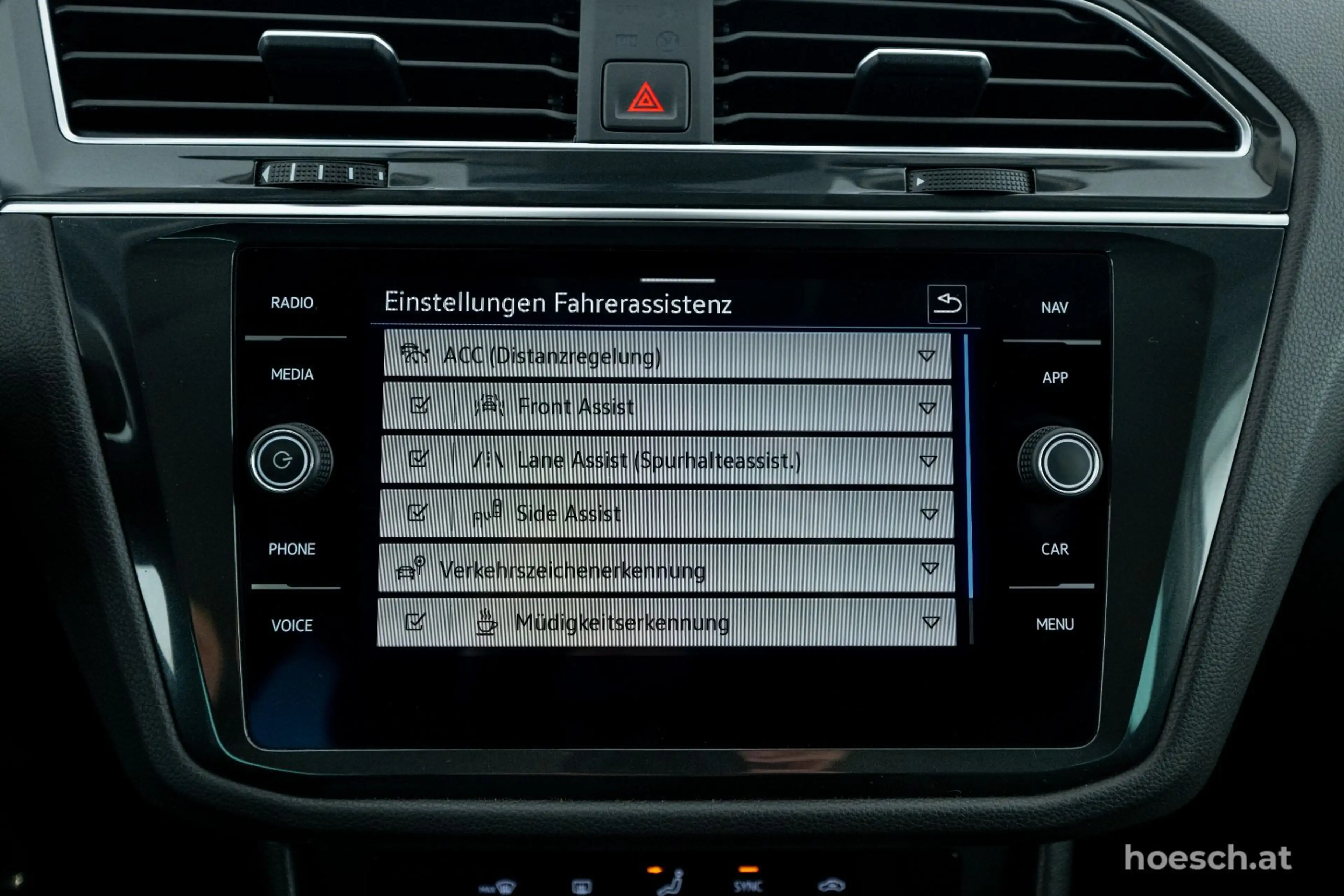 Volkswagen Tiguan Life TDI Aut. ASSISTENZ ACC KAMERA ++ — photo 12