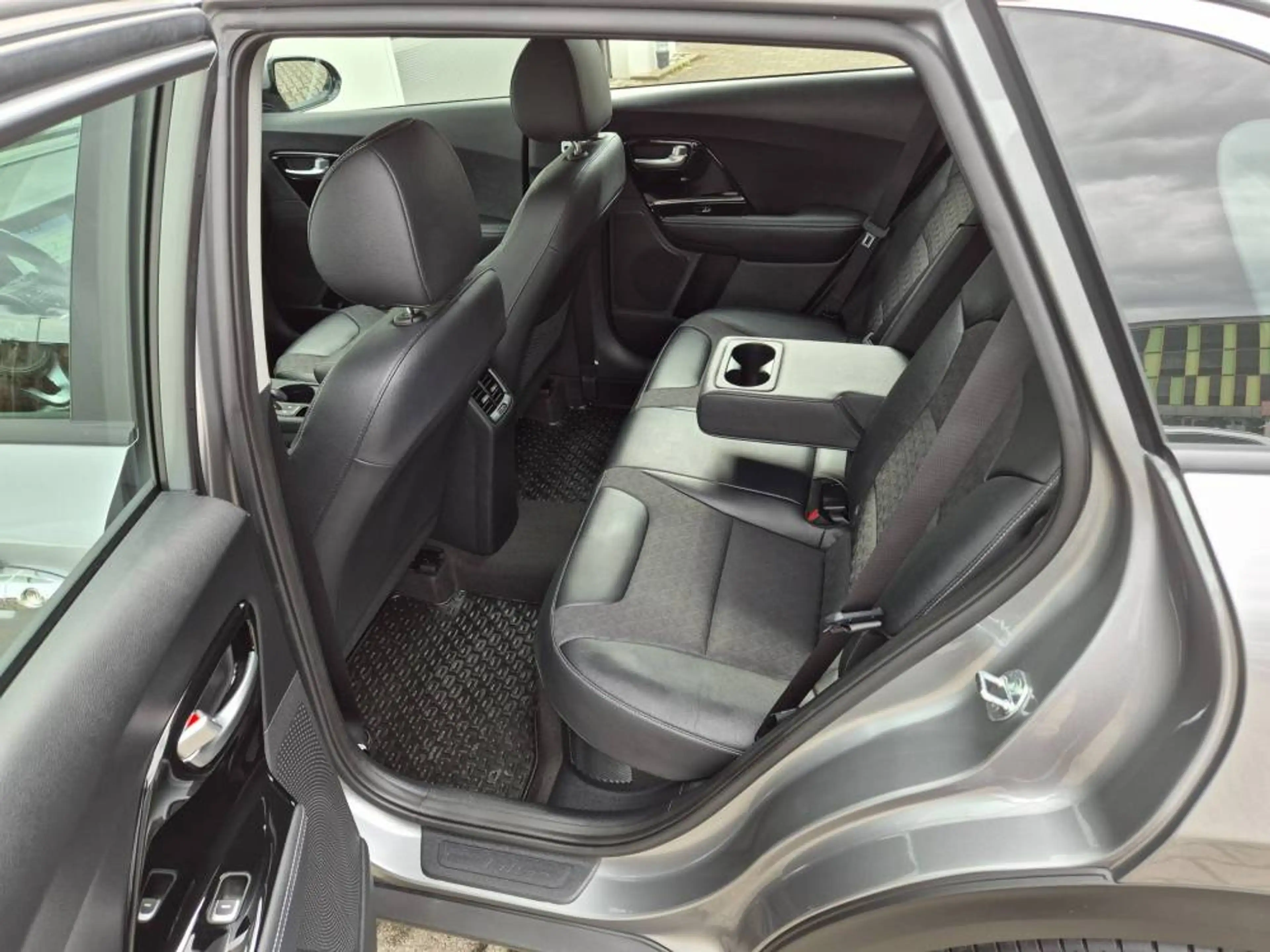 Kia Niro 1.6 Plug-in Hybrid PHEV (141 PS) Vision Navi — photo 10