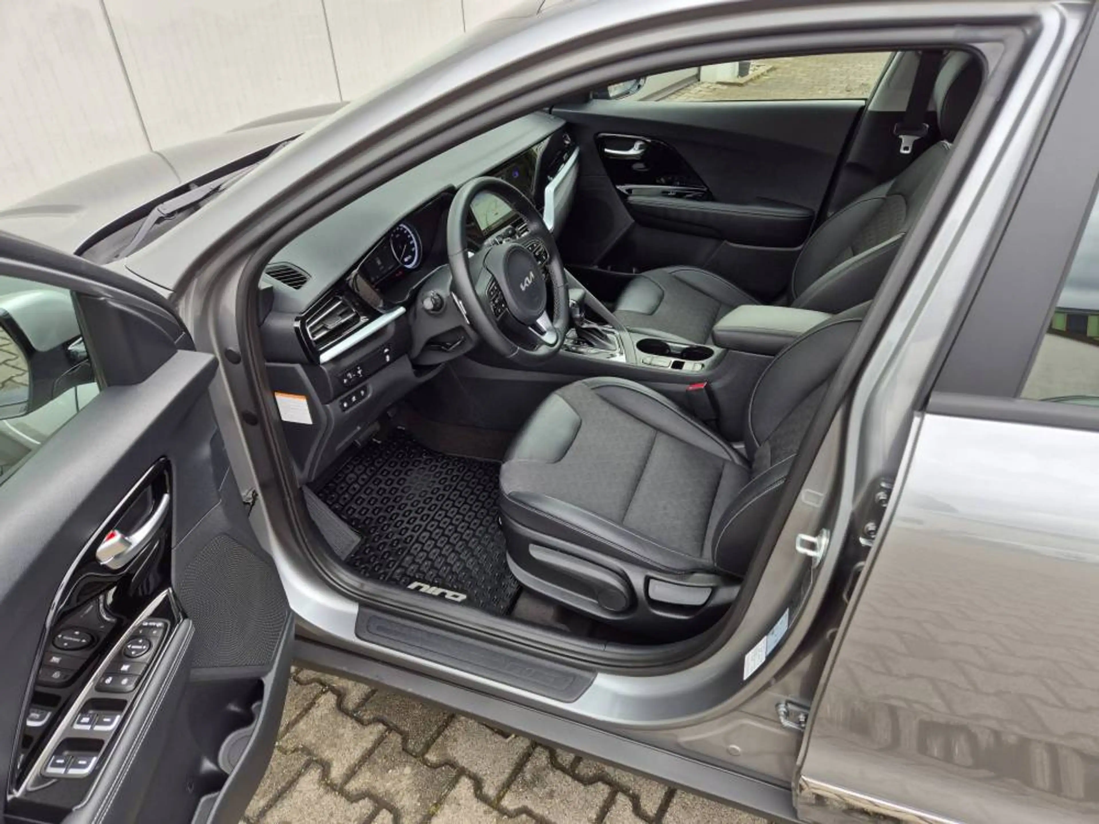 Kia Niro 1.6 Plug-in Hybrid PHEV (141 PS) Vision Navi — photo 7
