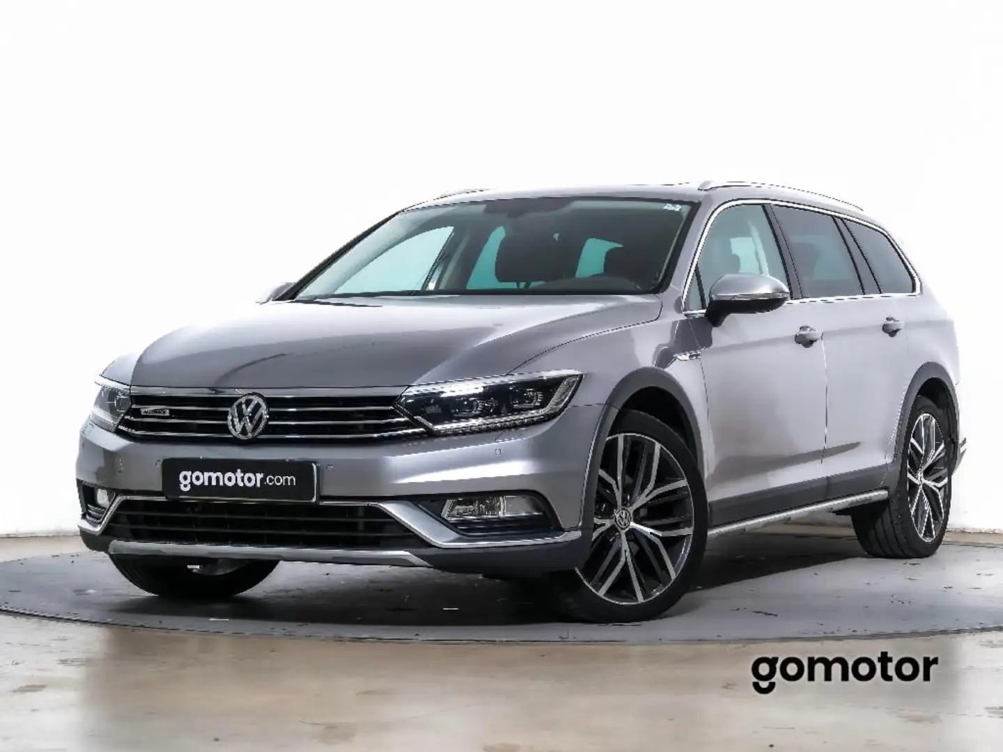 Volkswagen Passat 2.0 TDI 140KW DSG 4WD ALLTRACK 190 5P Silber - 1
