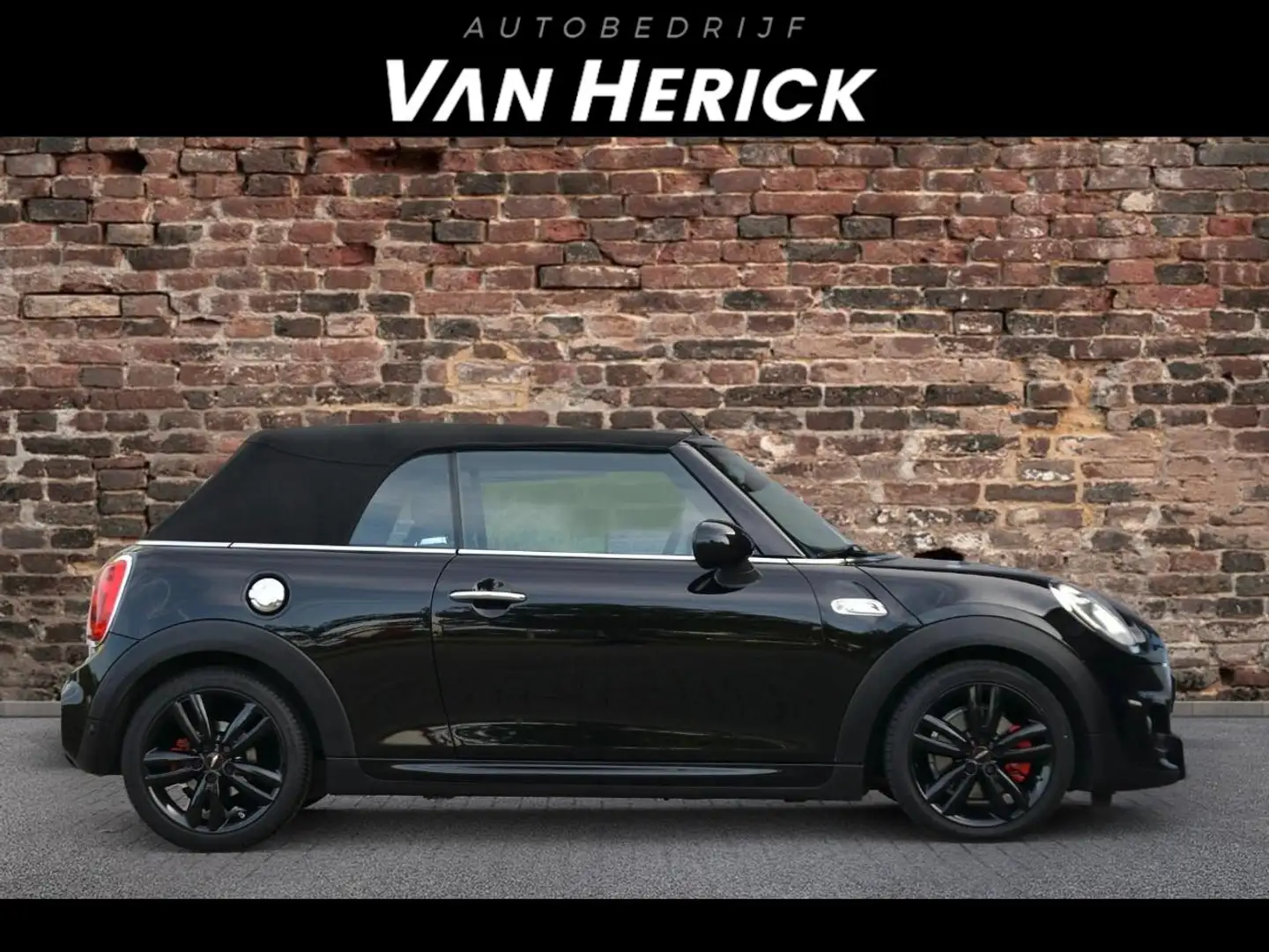 MINI John Cooper Works Cabrio Mini 2.0 S 192PK | JCW Pack | Navigatie | Achterui Noir - 2