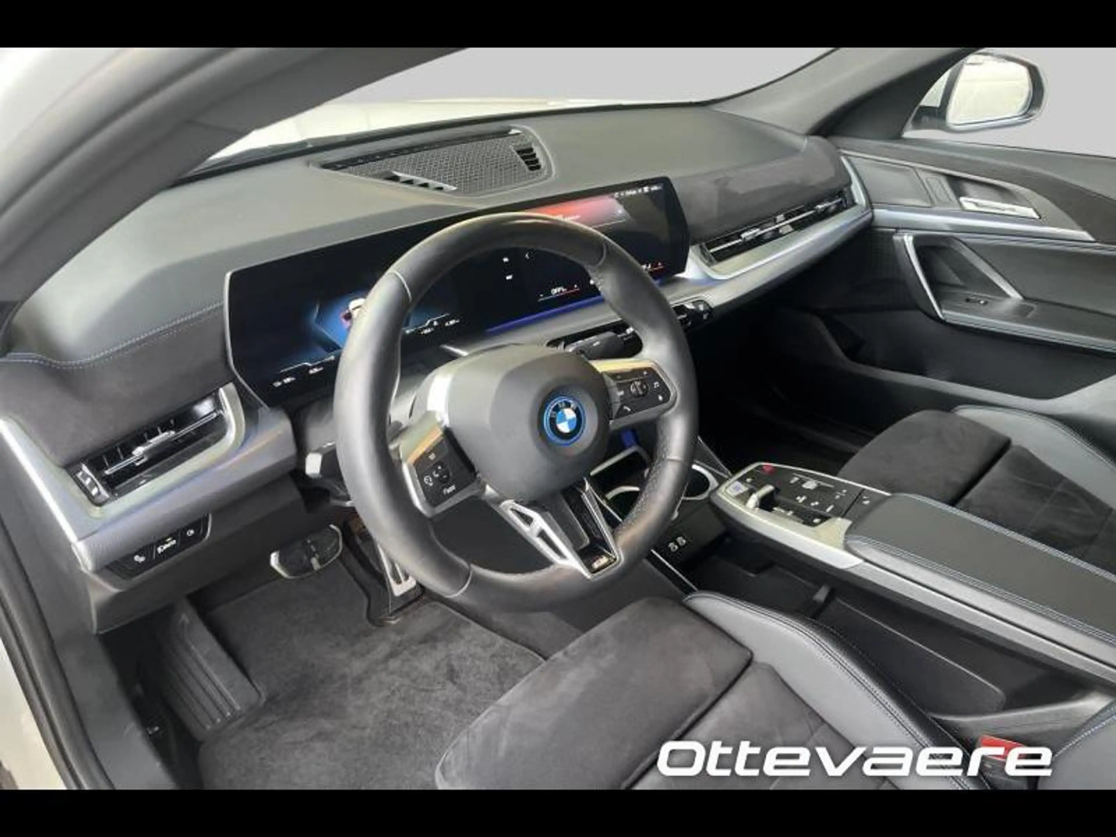 BMW iX2 eDrive20 M Sportpack — photo 6
