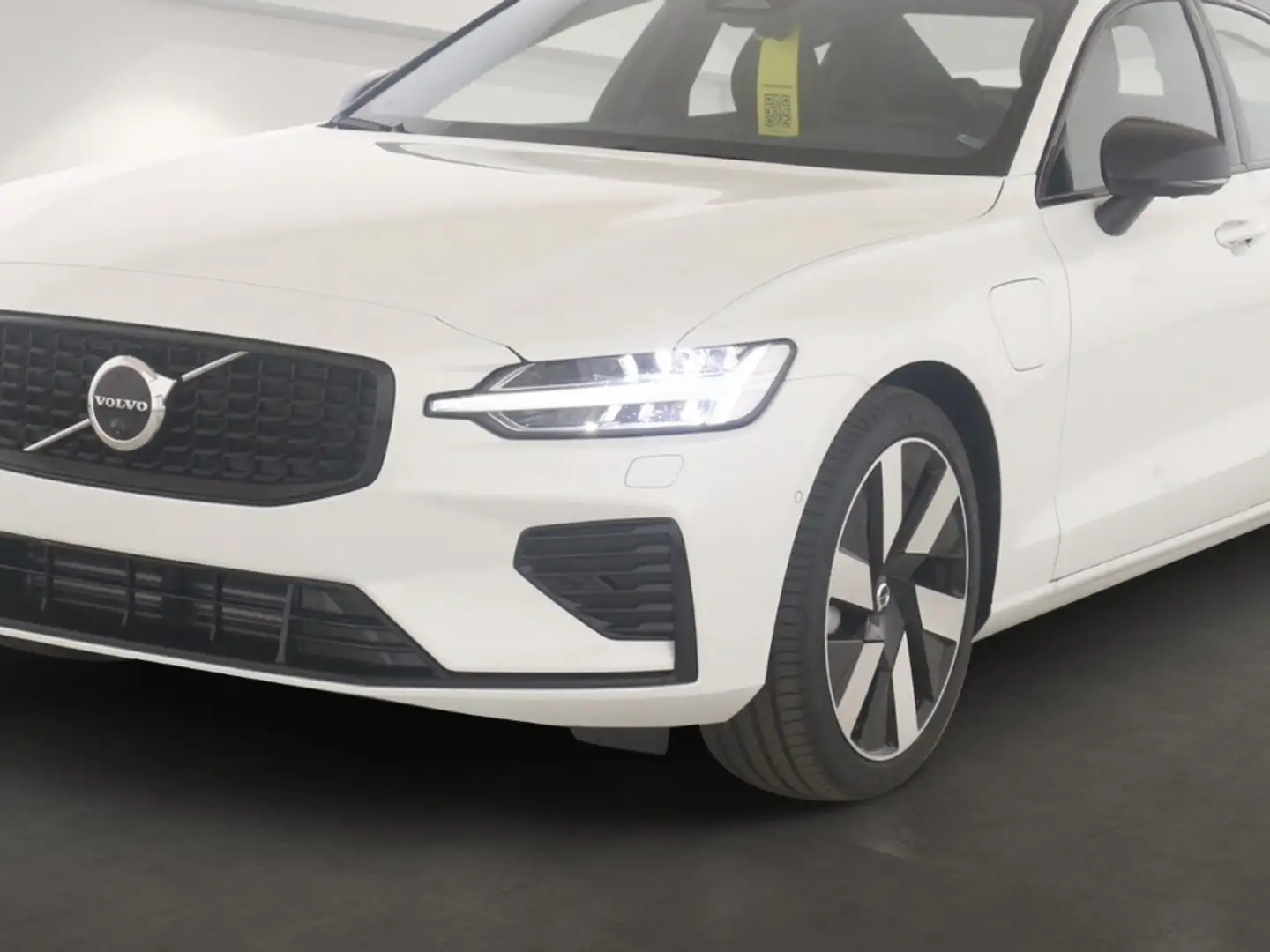 Volvo S60 T8 Ultimate Dark Recharge Plug-In Hybrid AWD EU6d Weiß - 2