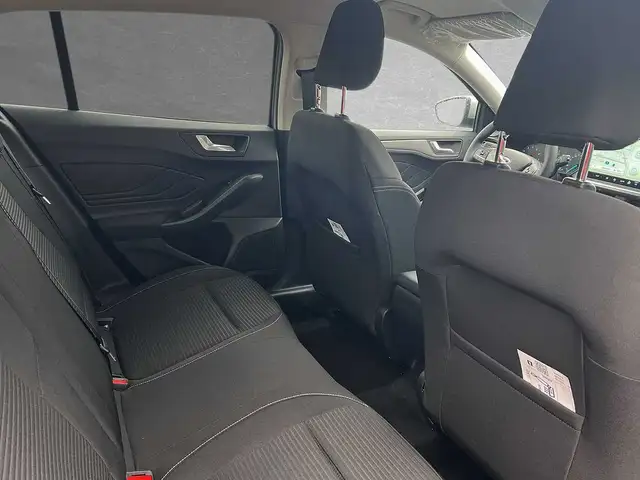 Ford Focus view 5