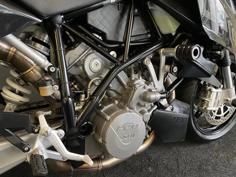 KTM 990 Super Duke - foto 6