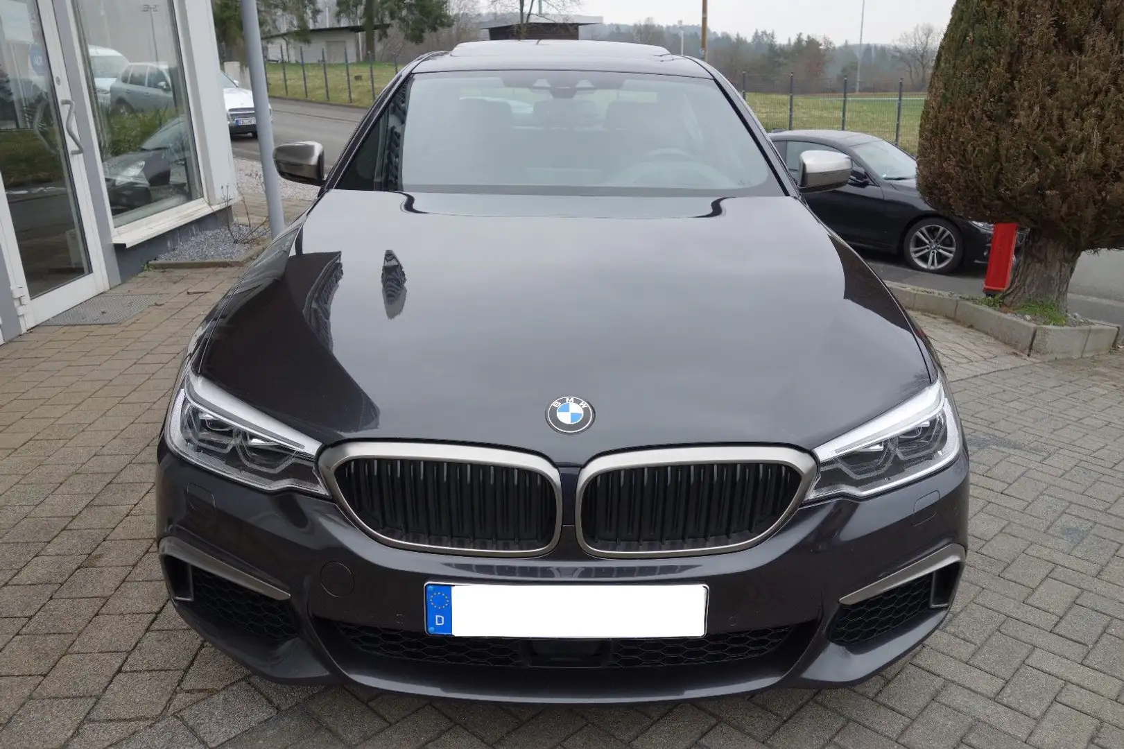 BMW 550 i Limo xDrive 1 Hd. Netto:33.605€! HuD.LED Grijs - 2