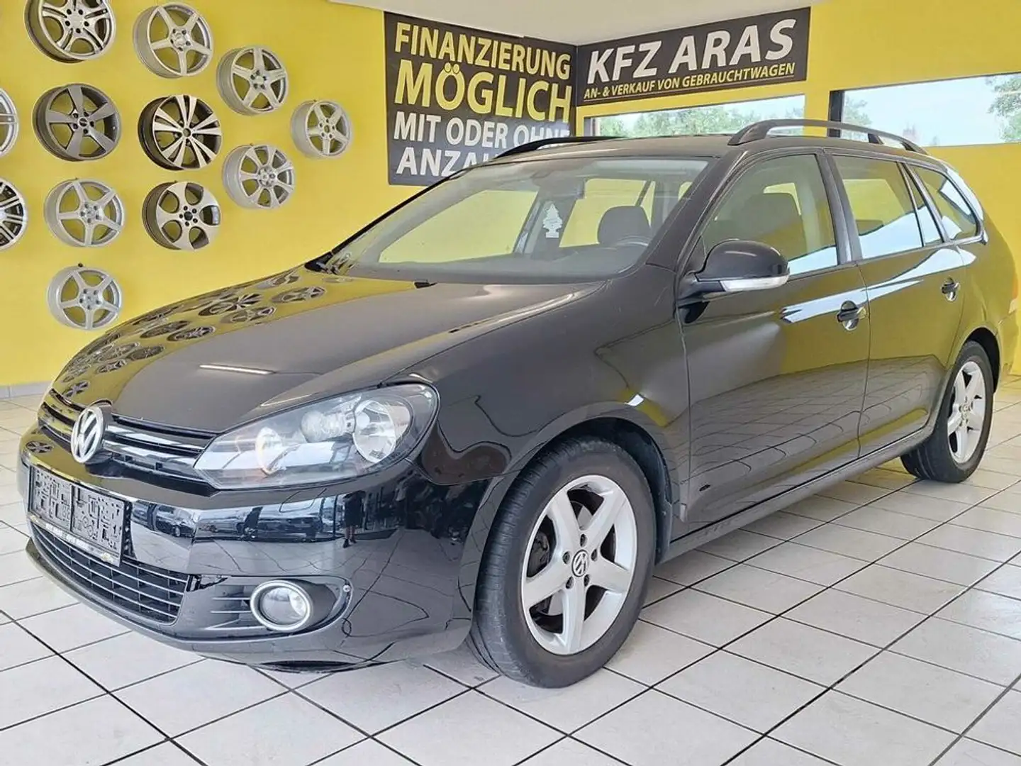 Volkswagen Golf Trendline BlueMotion PICKERL BIS 12.2025 Чорний - 1