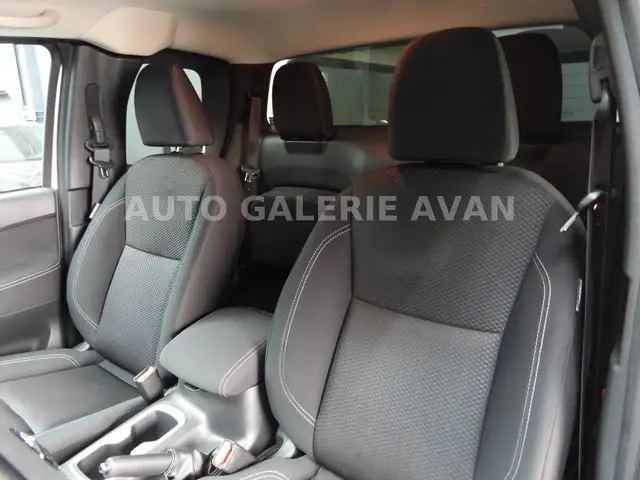 Nissan Navara view 13