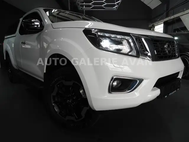 Nissan Navara view 2