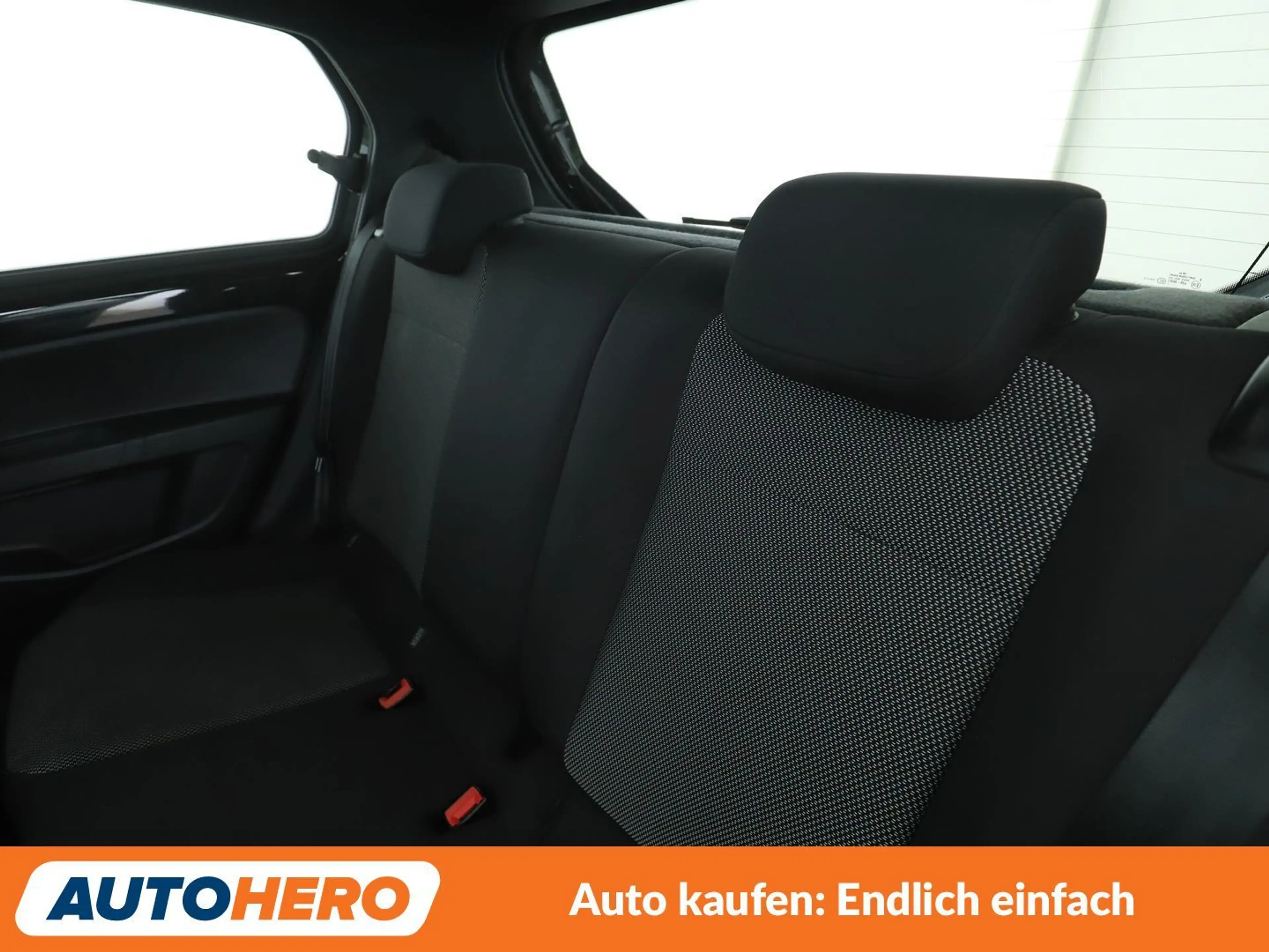 SEAT Mii 1.0 Chic*TEMPOMAT*PDC*SHZ* — photo 14