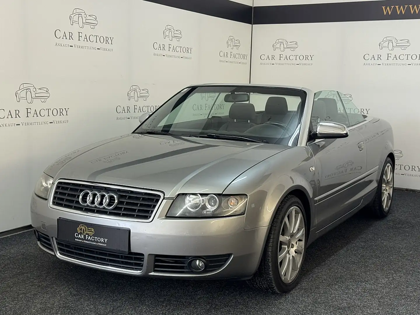 Audi A4 Cabriolet 1,8 T Grau - 2