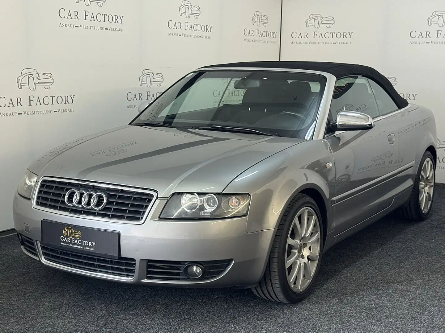 Audi A4 Cabriolet 1,8 T Grau - 1