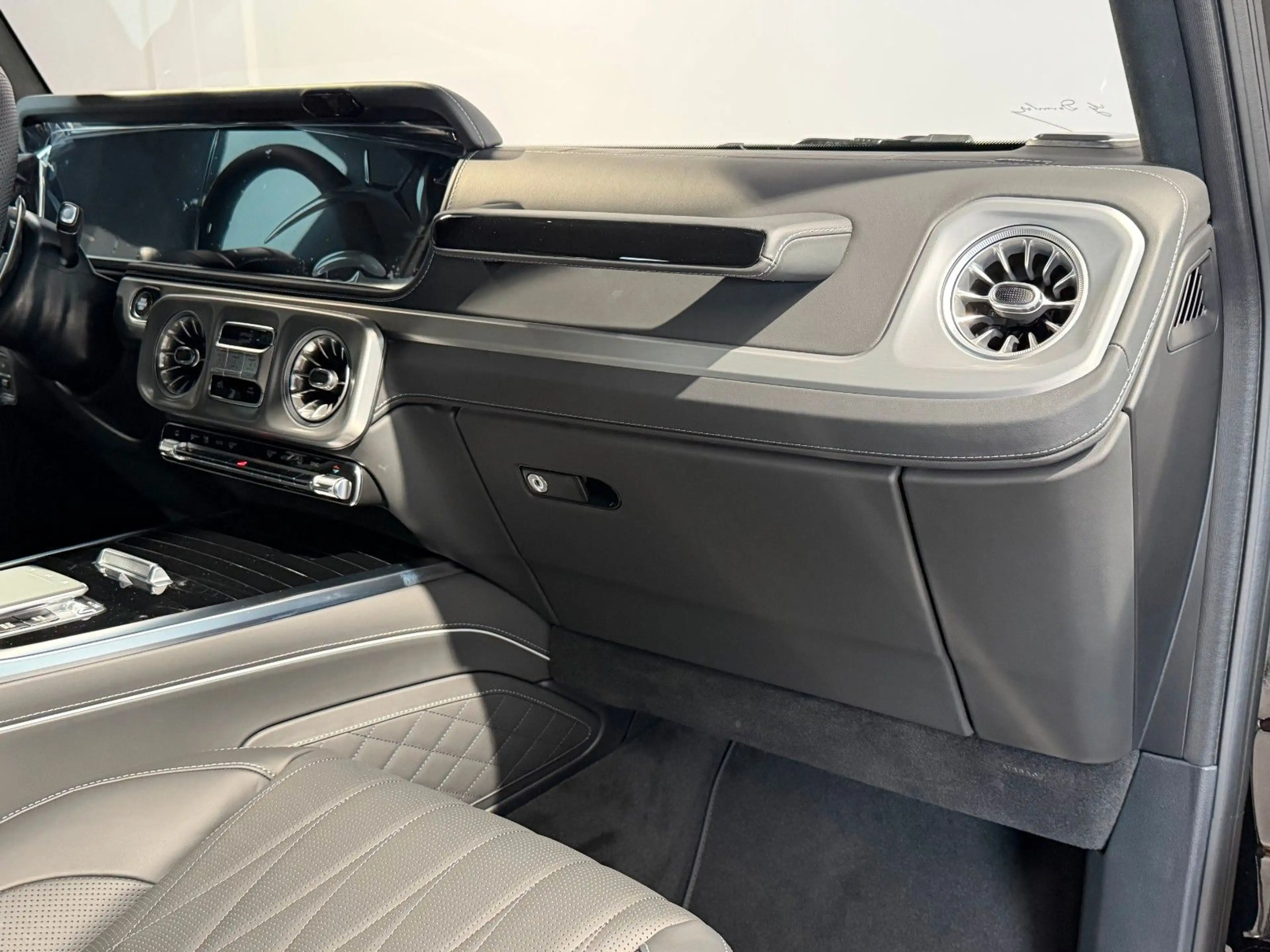Mercedes-Benz G 63 AMG *MY27* — photo 15