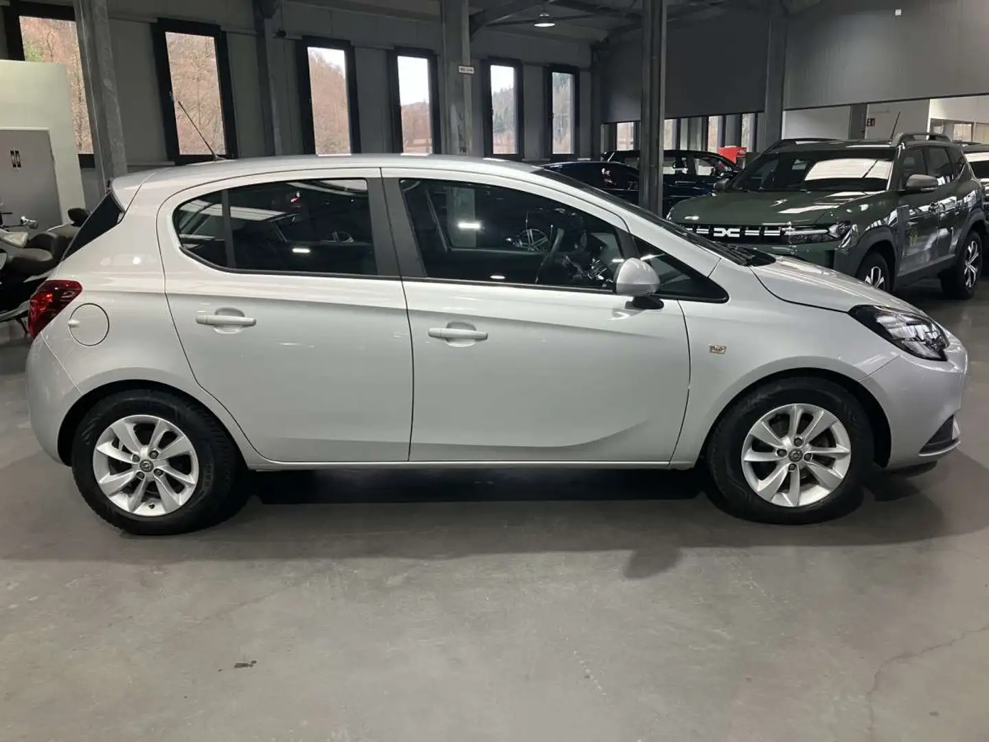 Opel Corsa 1.4 Essence 90HP Gris - 2