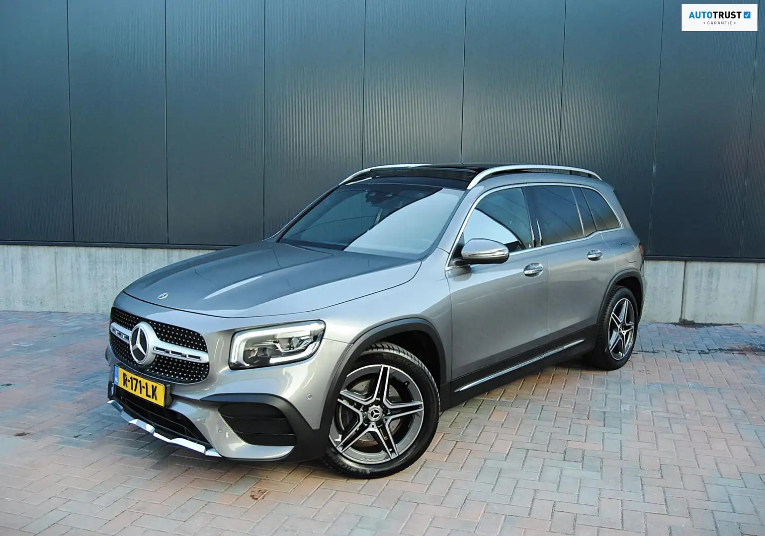 Mercedes-Benz GLB 200 d Premium Plus AMG 7p. Aut * Sfr-Licht * Pano * Le Grijs - 1
