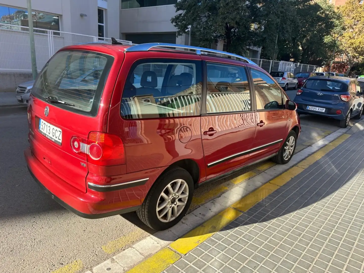 Volkswagen Sharan 2.8 V6 Advance Tiptronic Burdeos - 2