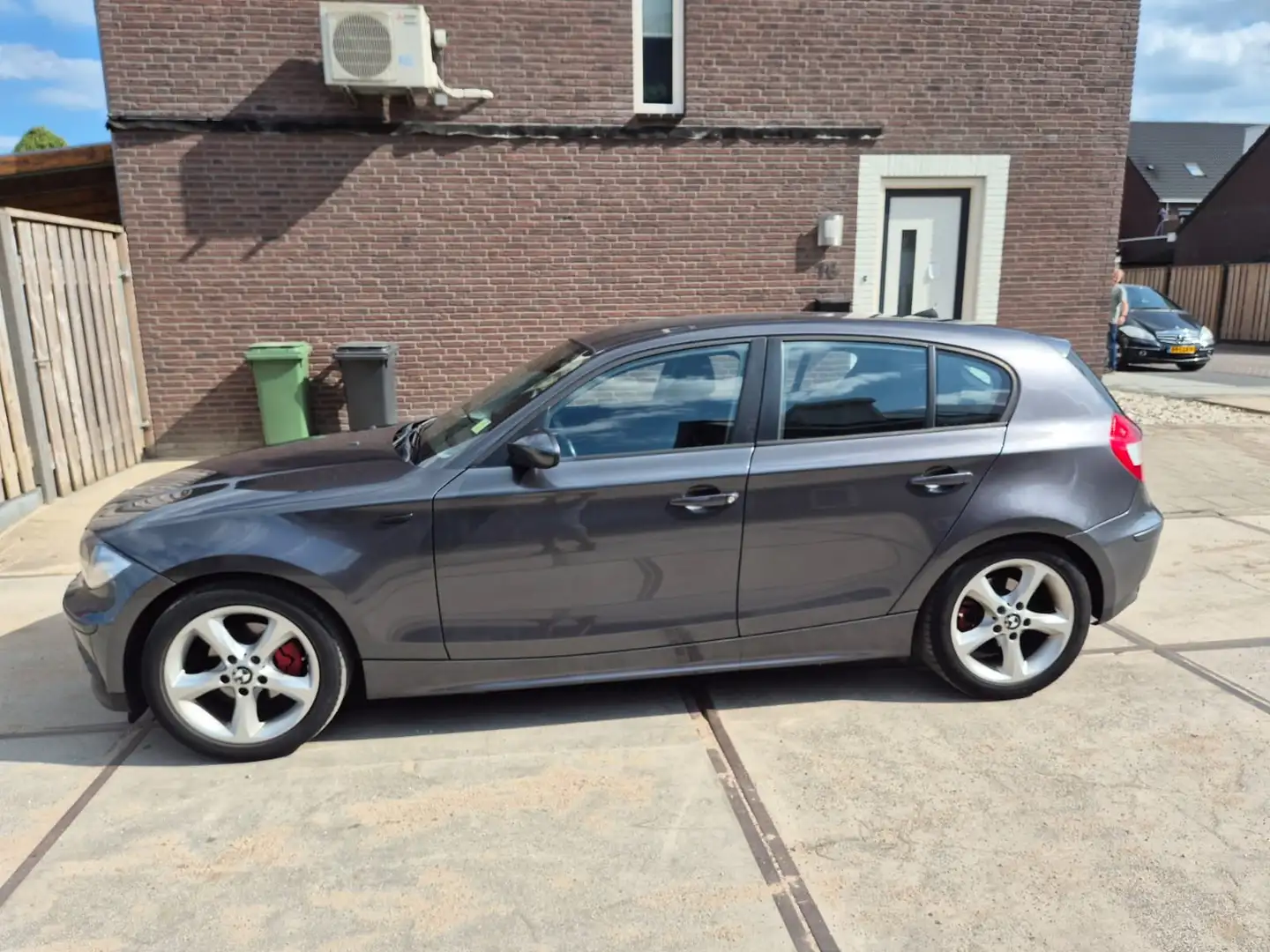 BMW 118 118 High Executive Grijs - 1