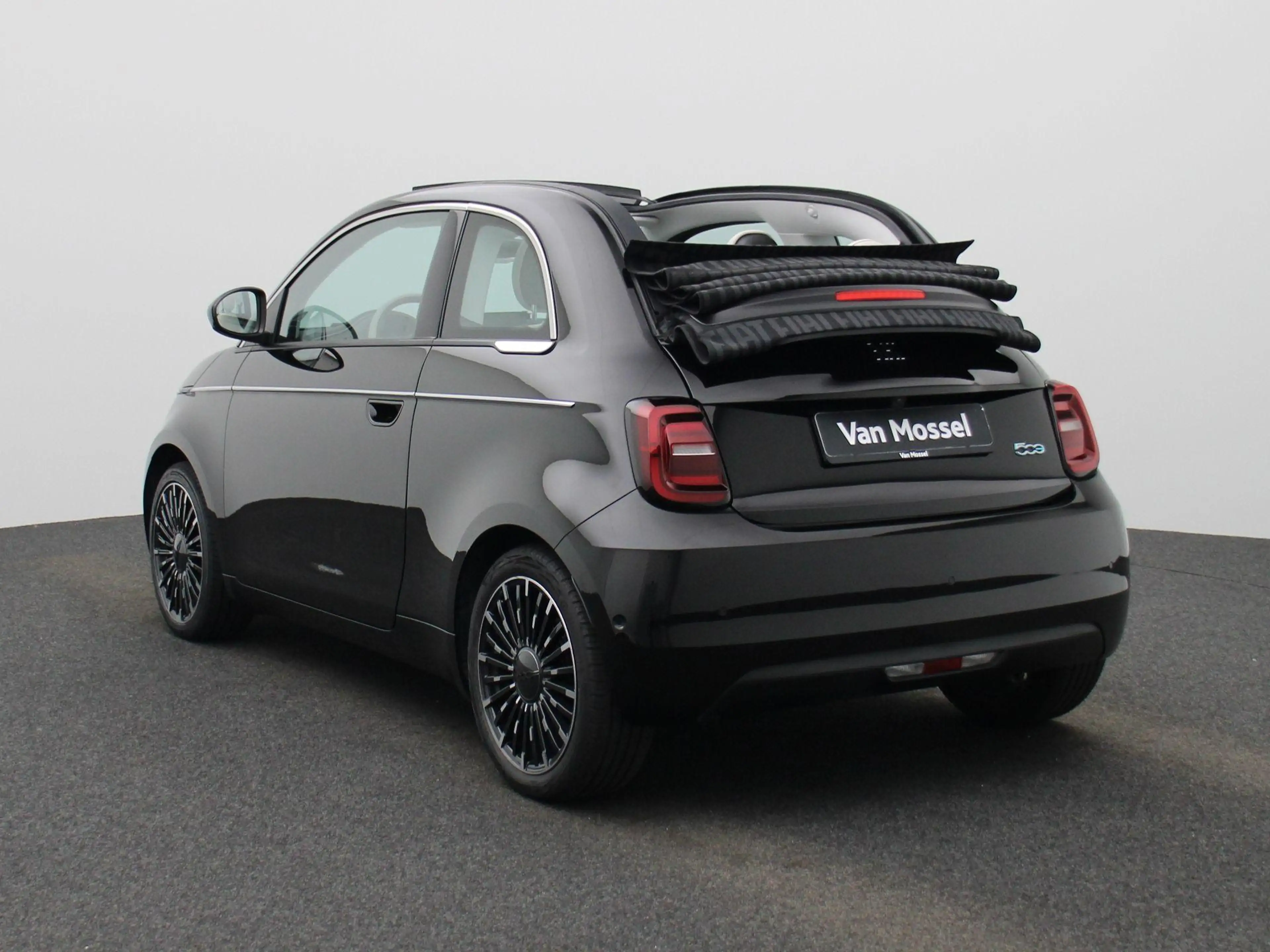 Fiat 500C 500e 42 kWh La Prima — photo 2