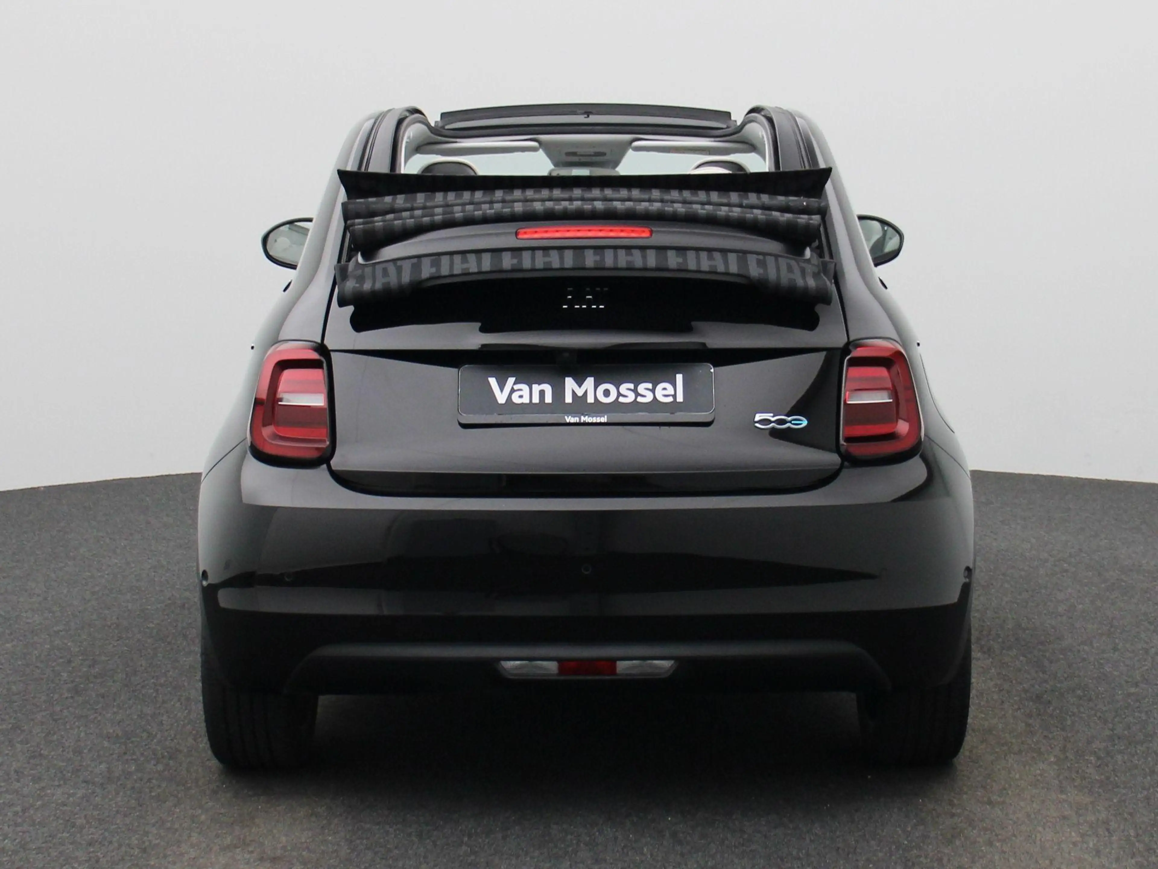 Fiat 500C 500e 42 kWh La Prima — photo 5