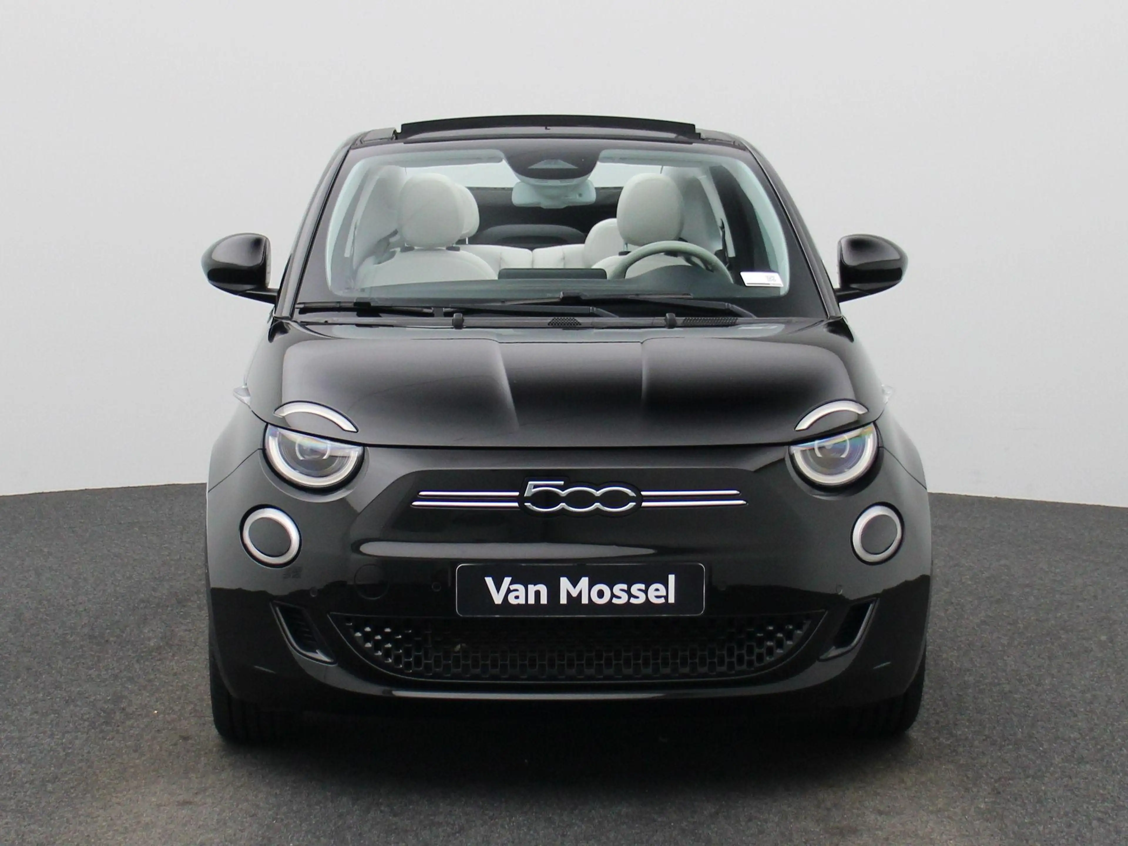 Fiat 500C 500e 42 kWh La Prima — photo 3