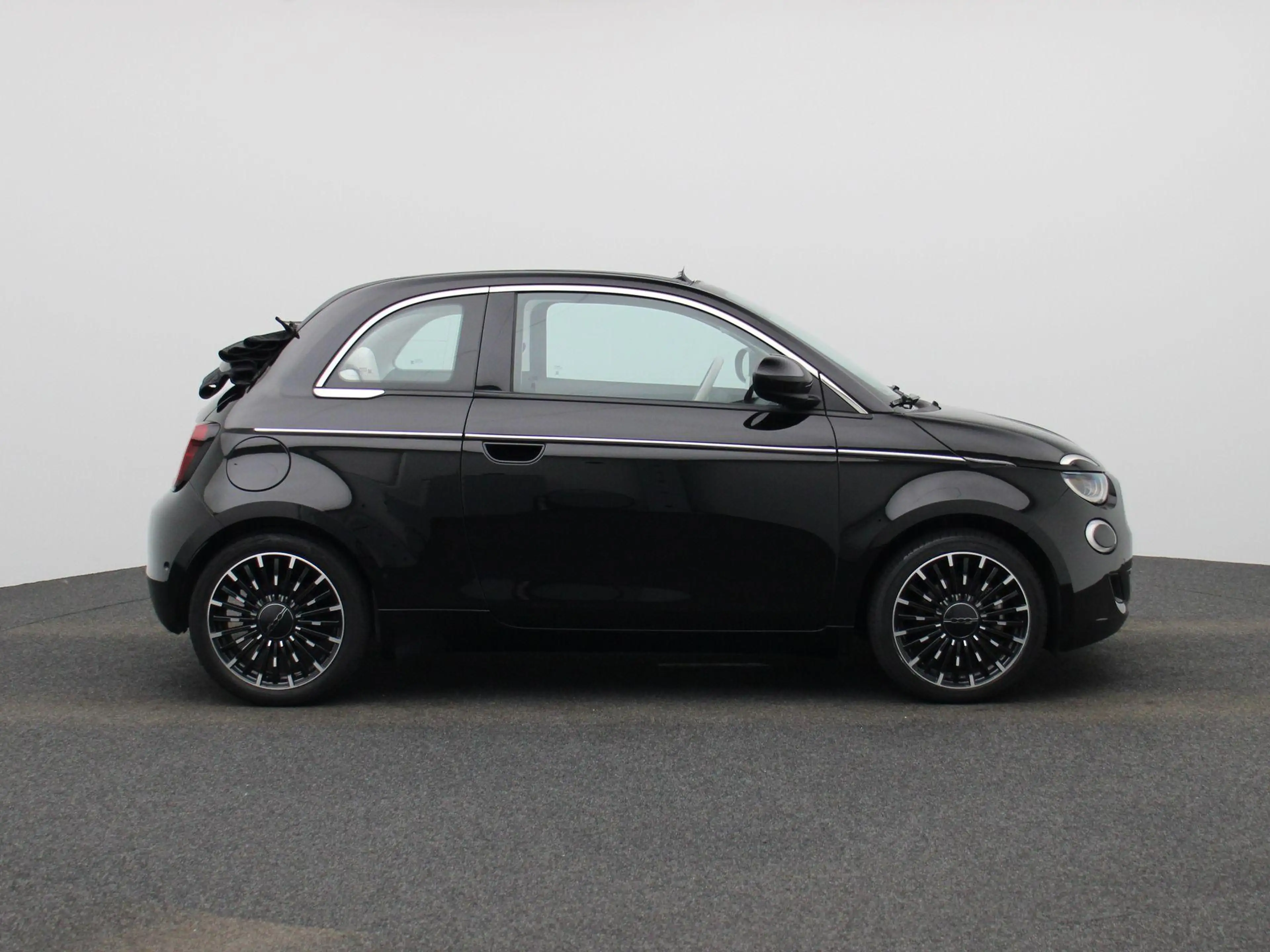 Fiat 500C 500e 42 kWh La Prima — photo 6
