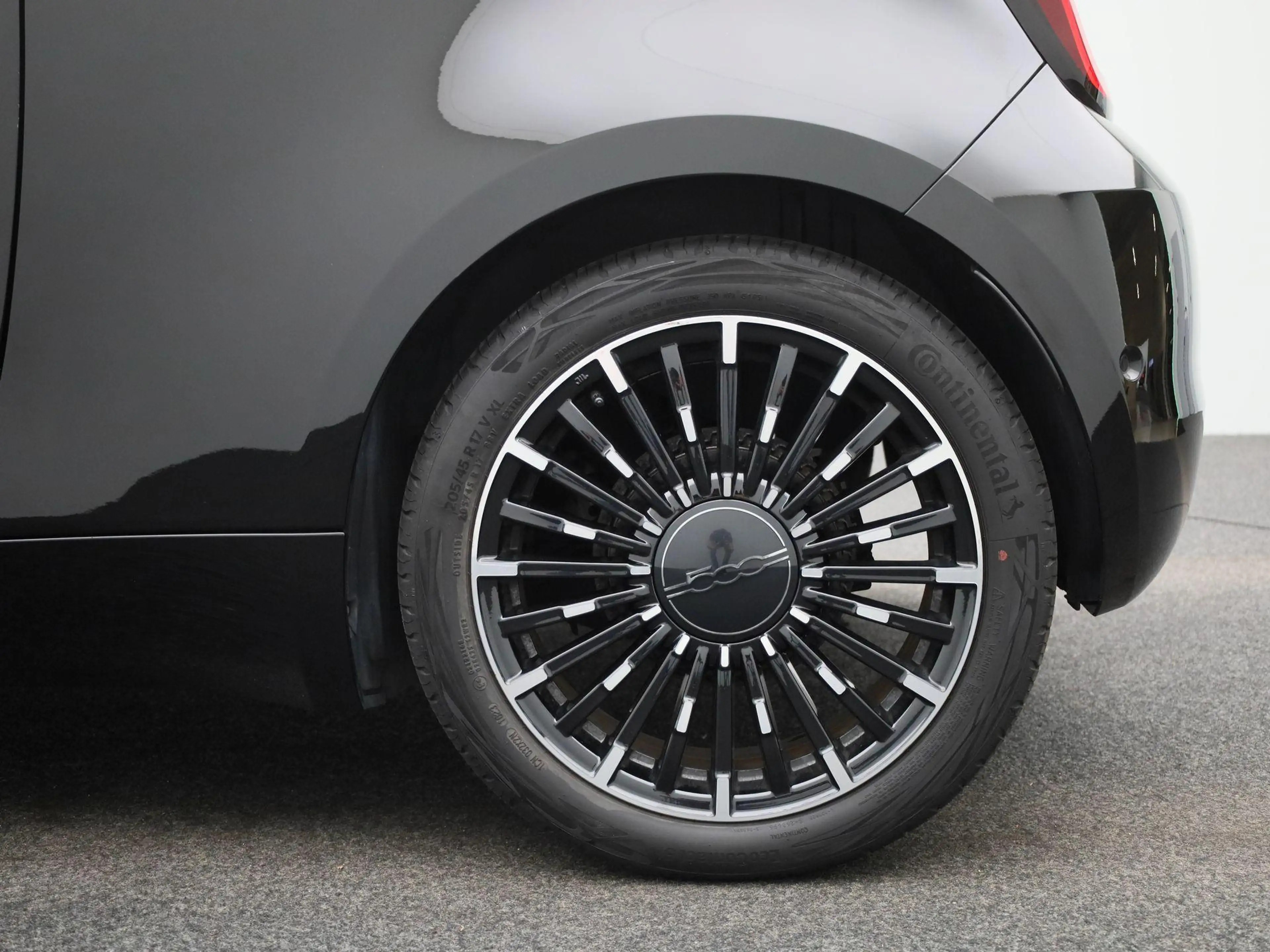 Fiat 500C 500e 42 kWh La Prima — photo 13