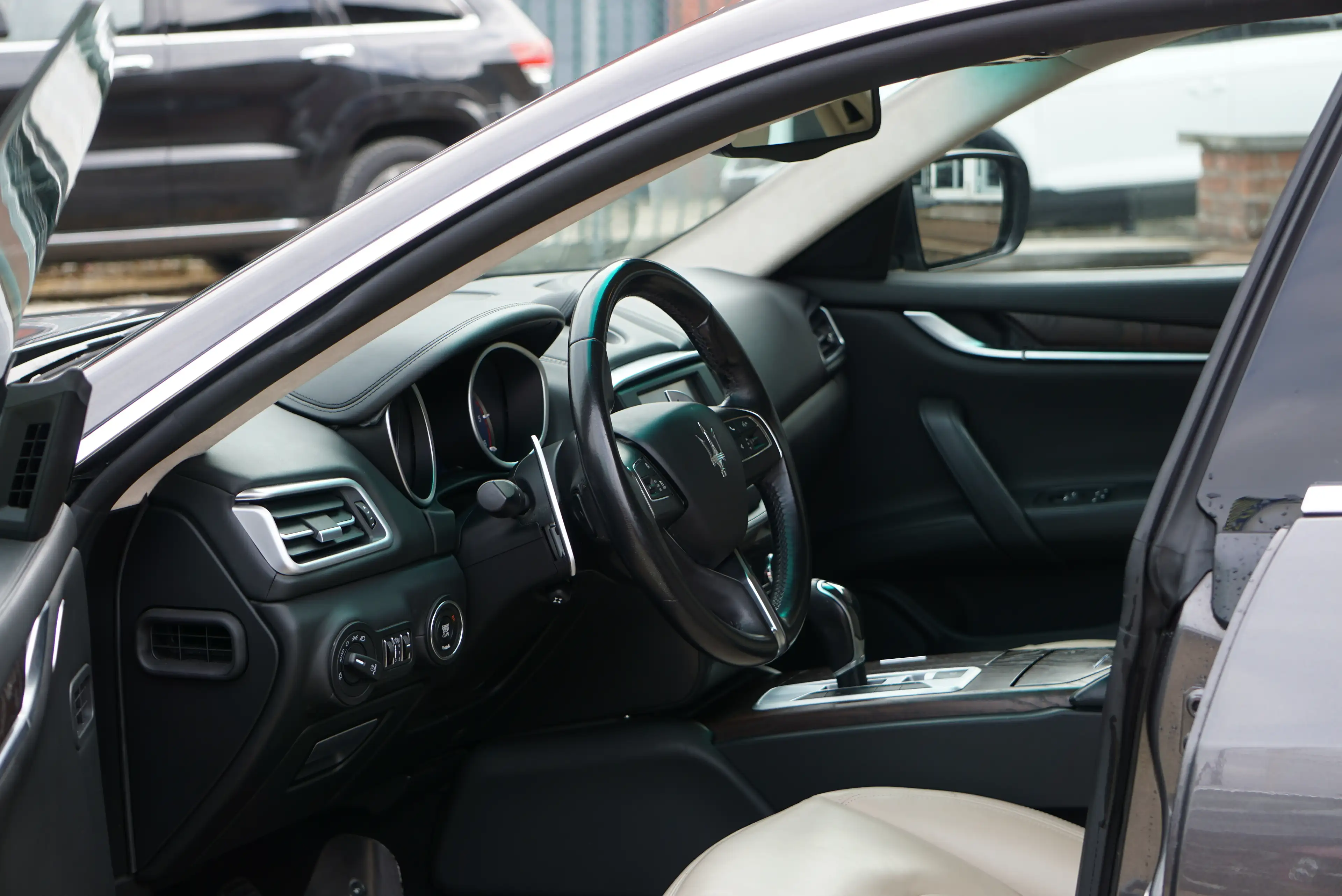 Maserati Ghibli 3.0 D BOITE AUTO NAVI CAMERA BI-XENON CLIM PDC — photo 7