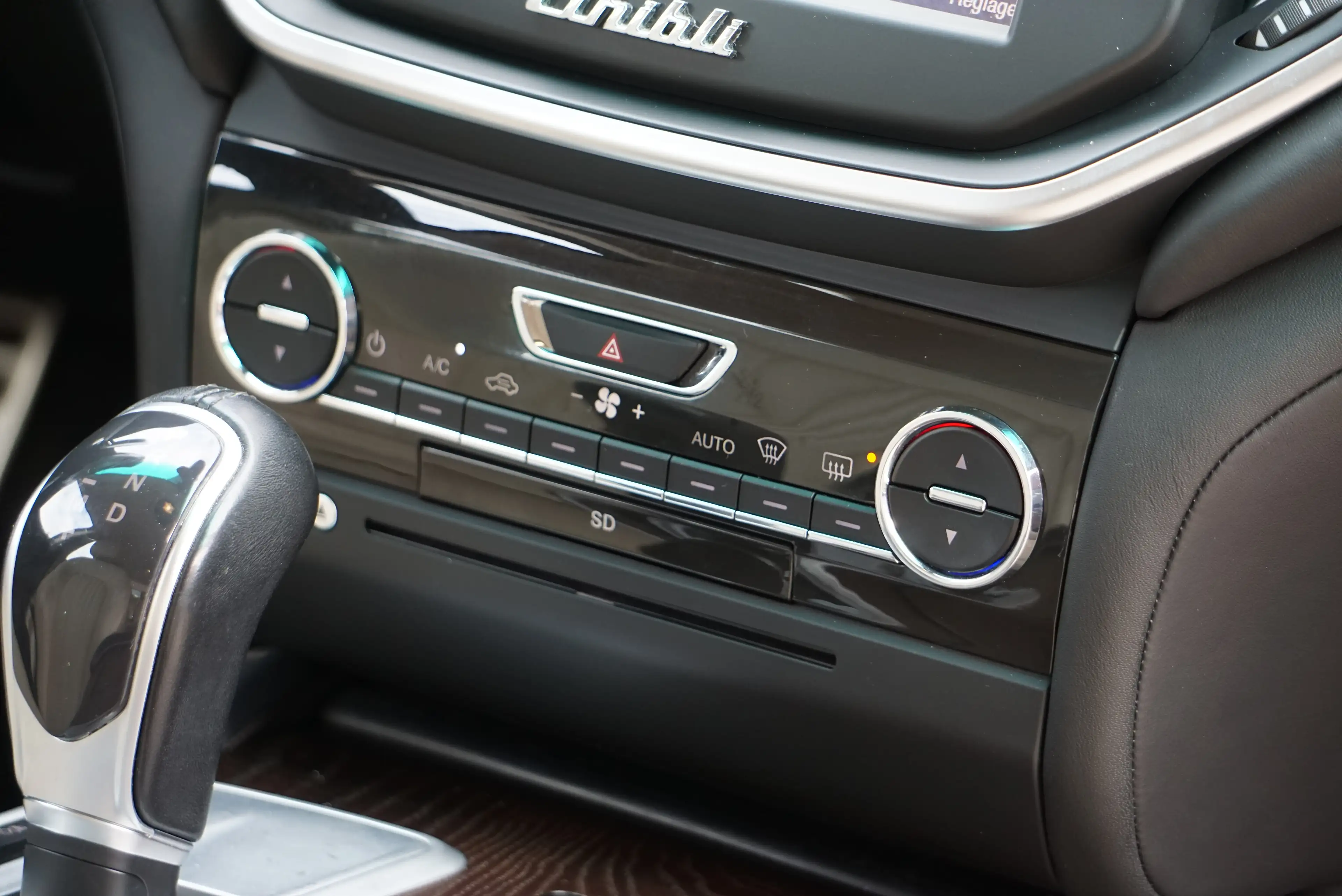Maserati Ghibli 3.0 D BOITE AUTO NAVI CAMERA BI-XENON CLIM PDC — photo 13