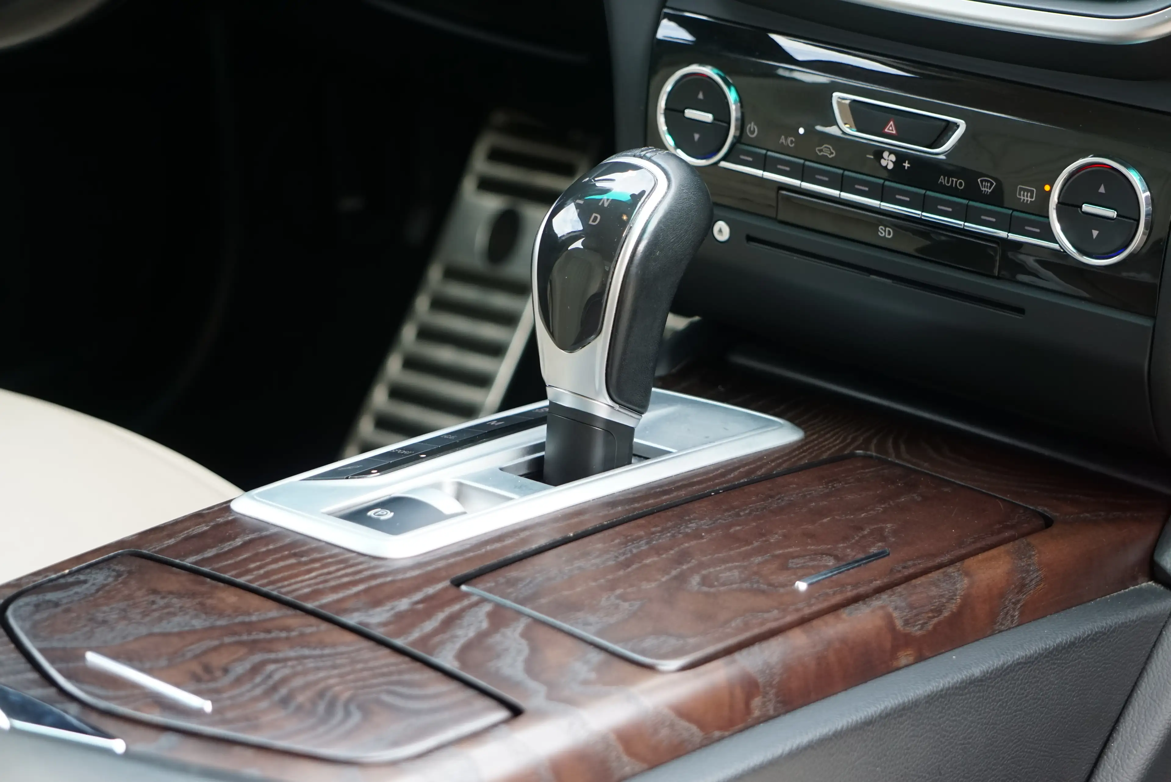 Maserati Ghibli 3.0 D BOITE AUTO NAVI CAMERA BI-XENON CLIM PDC — photo 14