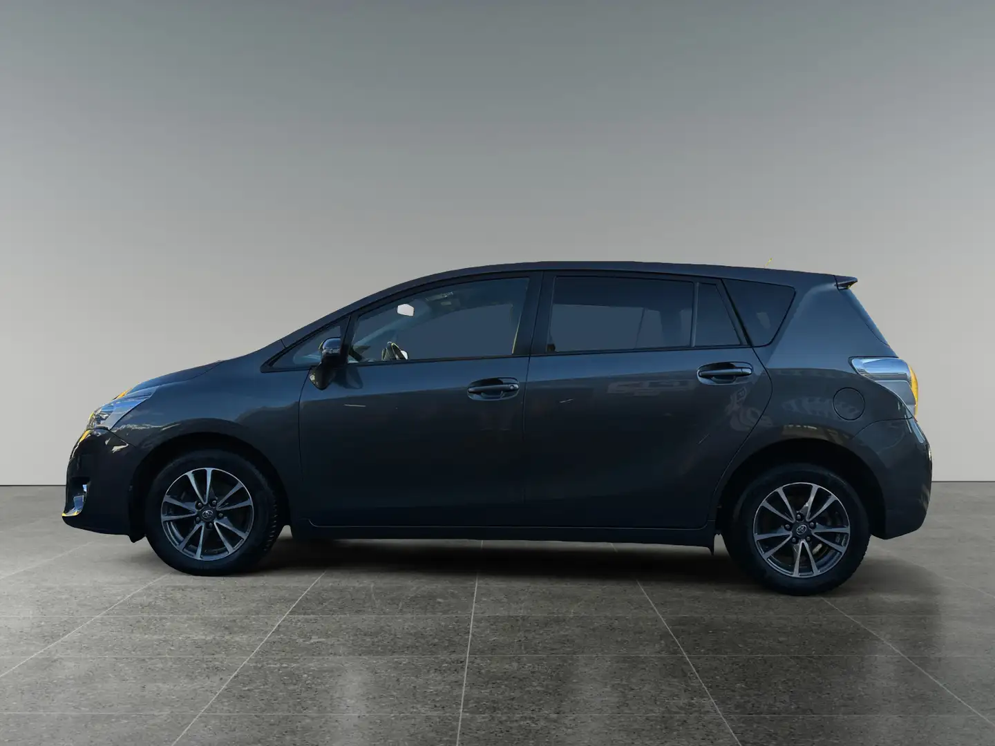 Toyota Verso 1,6 D-4D ACTIVE 7-Sitzer! 8-fach bereift! AHK! Zwart - 2