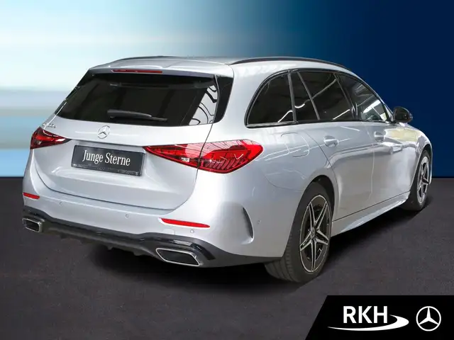 Mercedes-Benz C-Class view 3